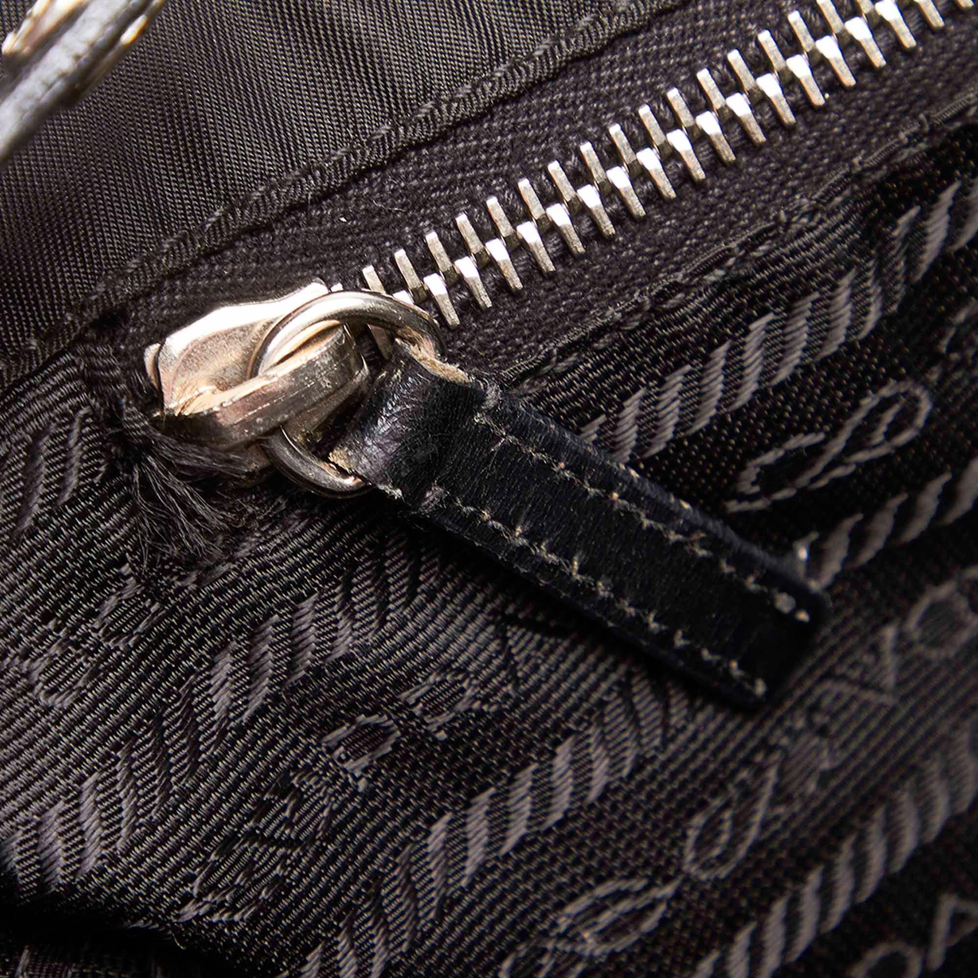 Prada Tessuto Tote Bag (SHG-31501)