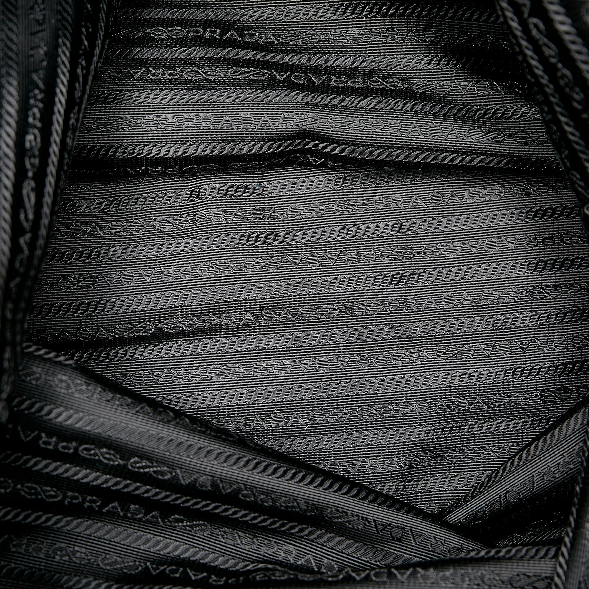 Prada Tessuto Tote Bag (SHG-28998)