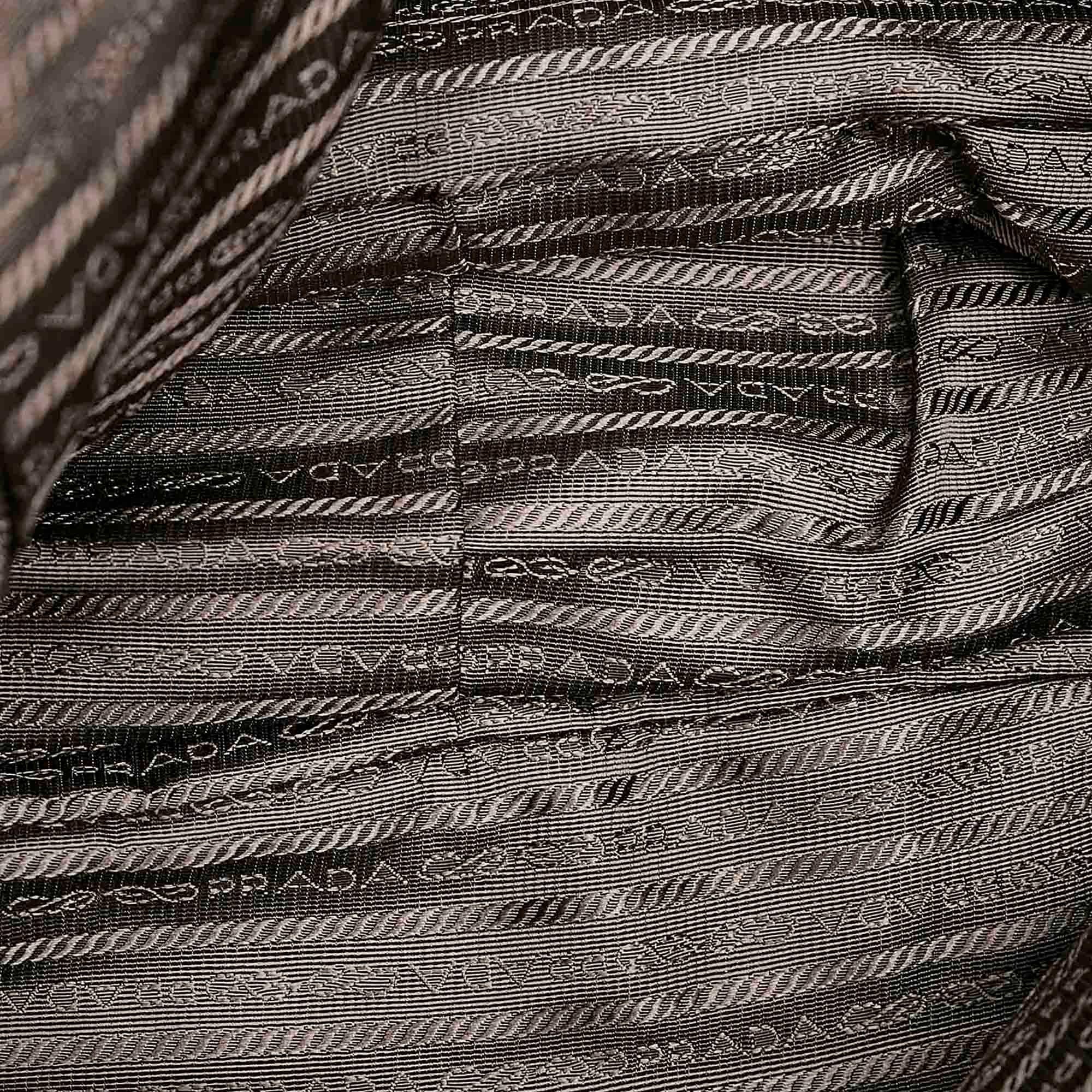 Prada Vernice Sfumato Shopping Tote Bag (SHG-31517)