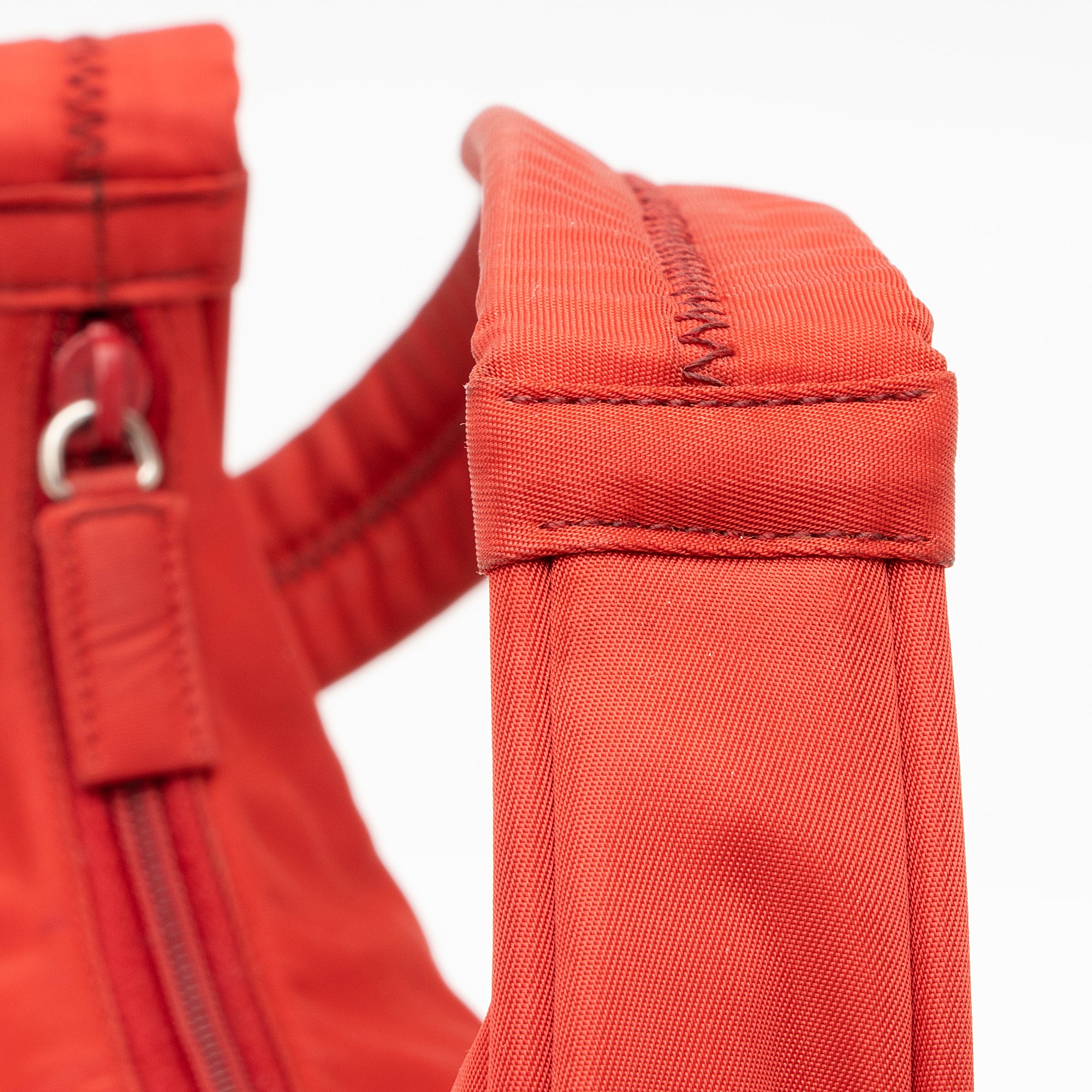 Prada Vintage Tessuto Hobo (SHF-SAtjcj)