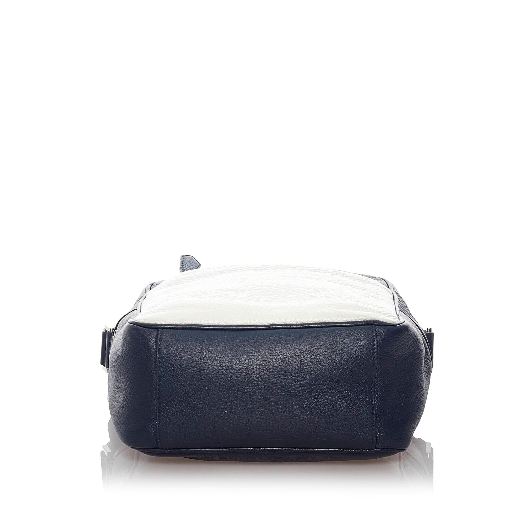 Prada Vitello Daino Crossbody Bag (SHG-28579)