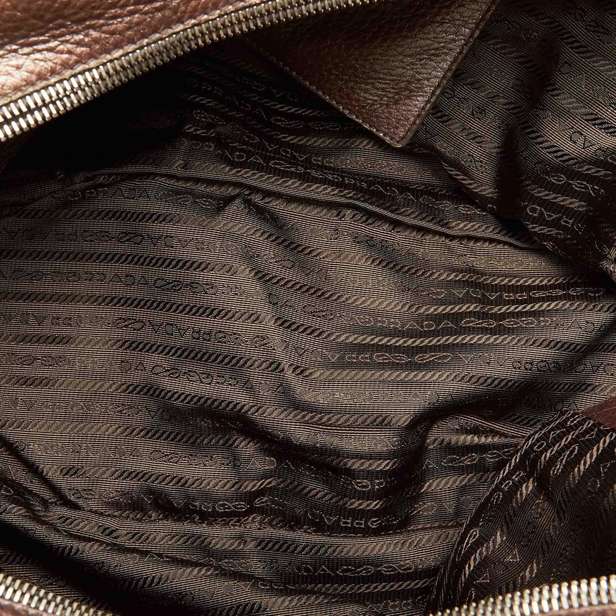 Prada Vitello Daino Handbag (SHG-17695)