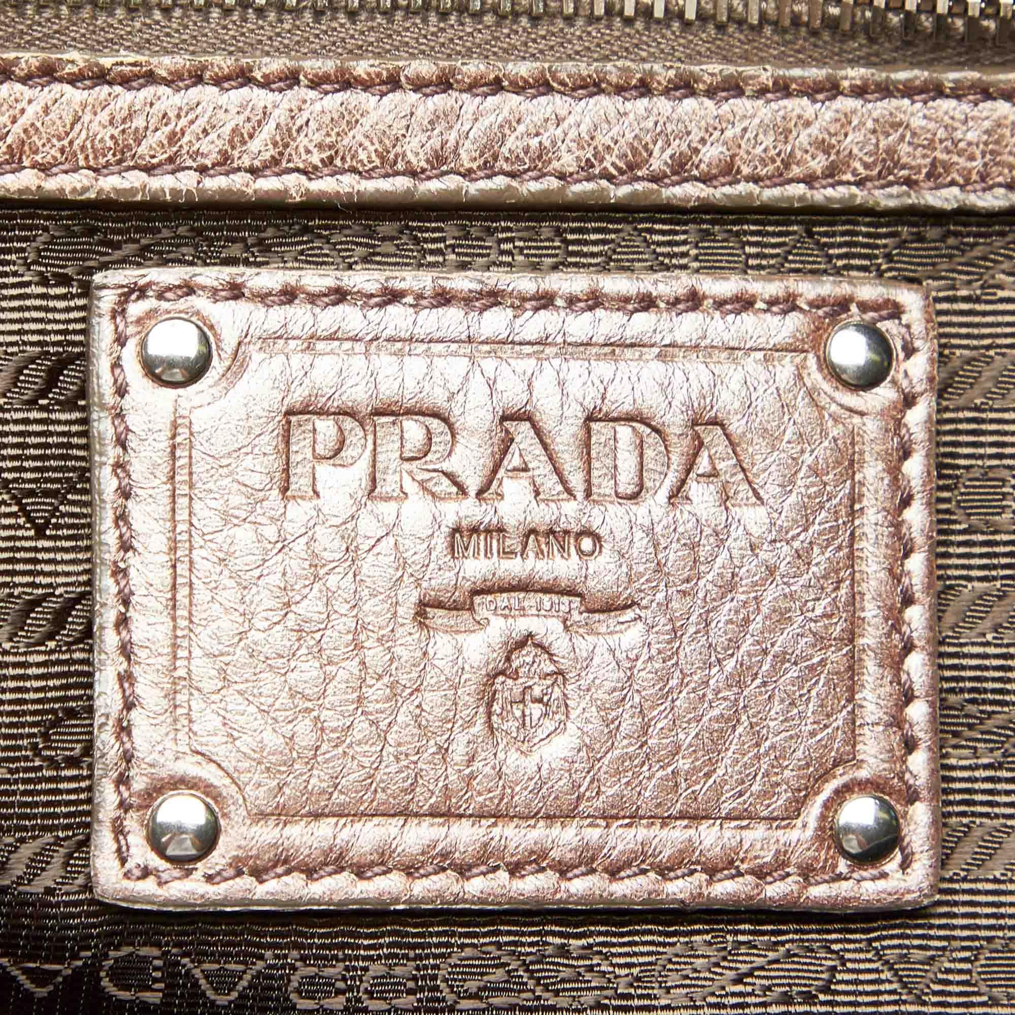 Prada Vitello Daino Handbag (SHG-17695)