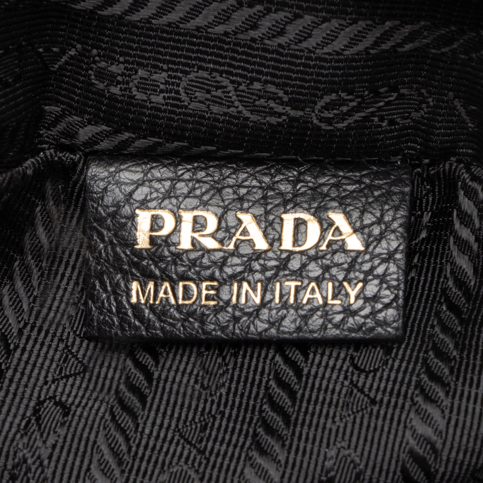 Prada Vitello Daino Hobo (SHF-23377)