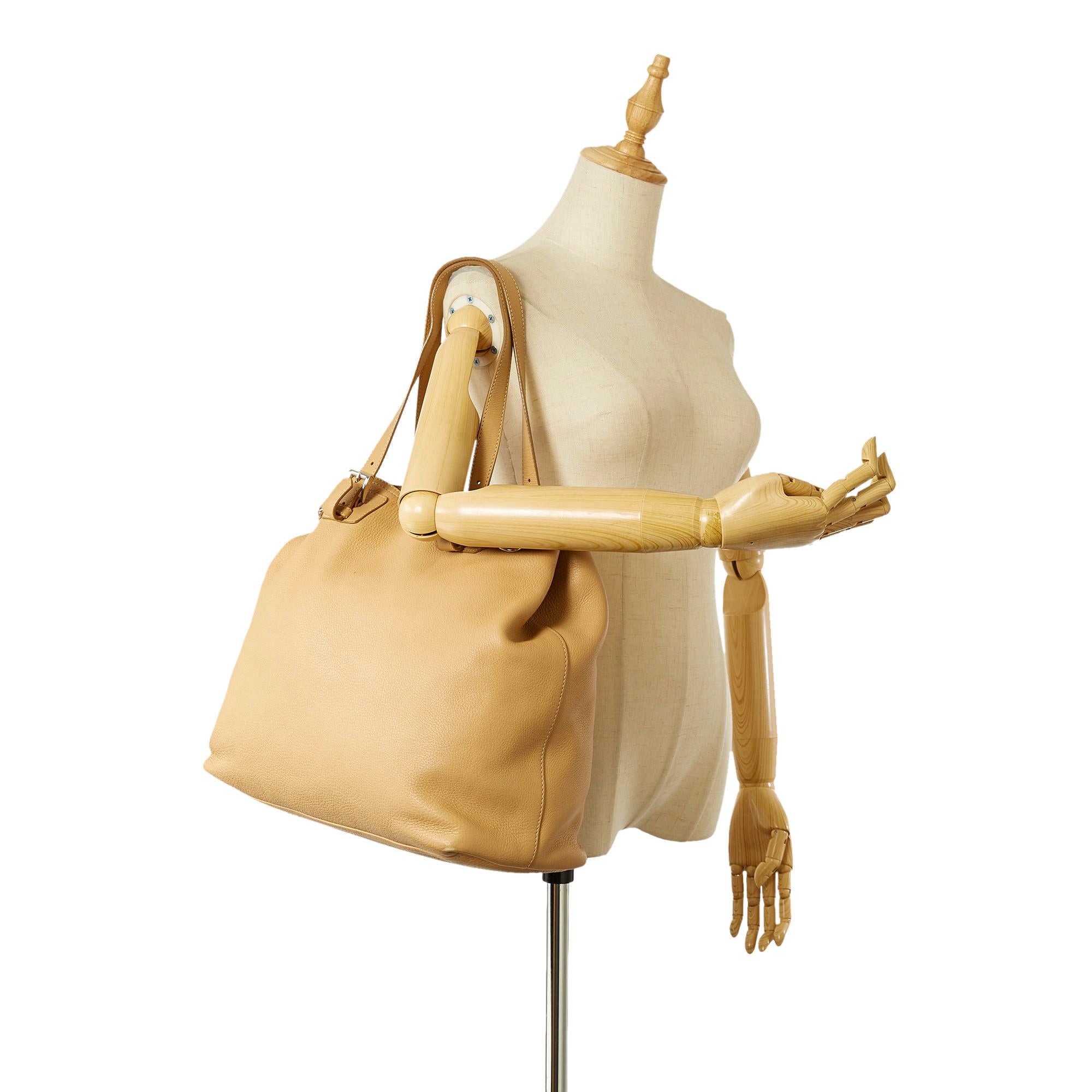 Prada Vitello Daino Tote Bag (SHG-20808)