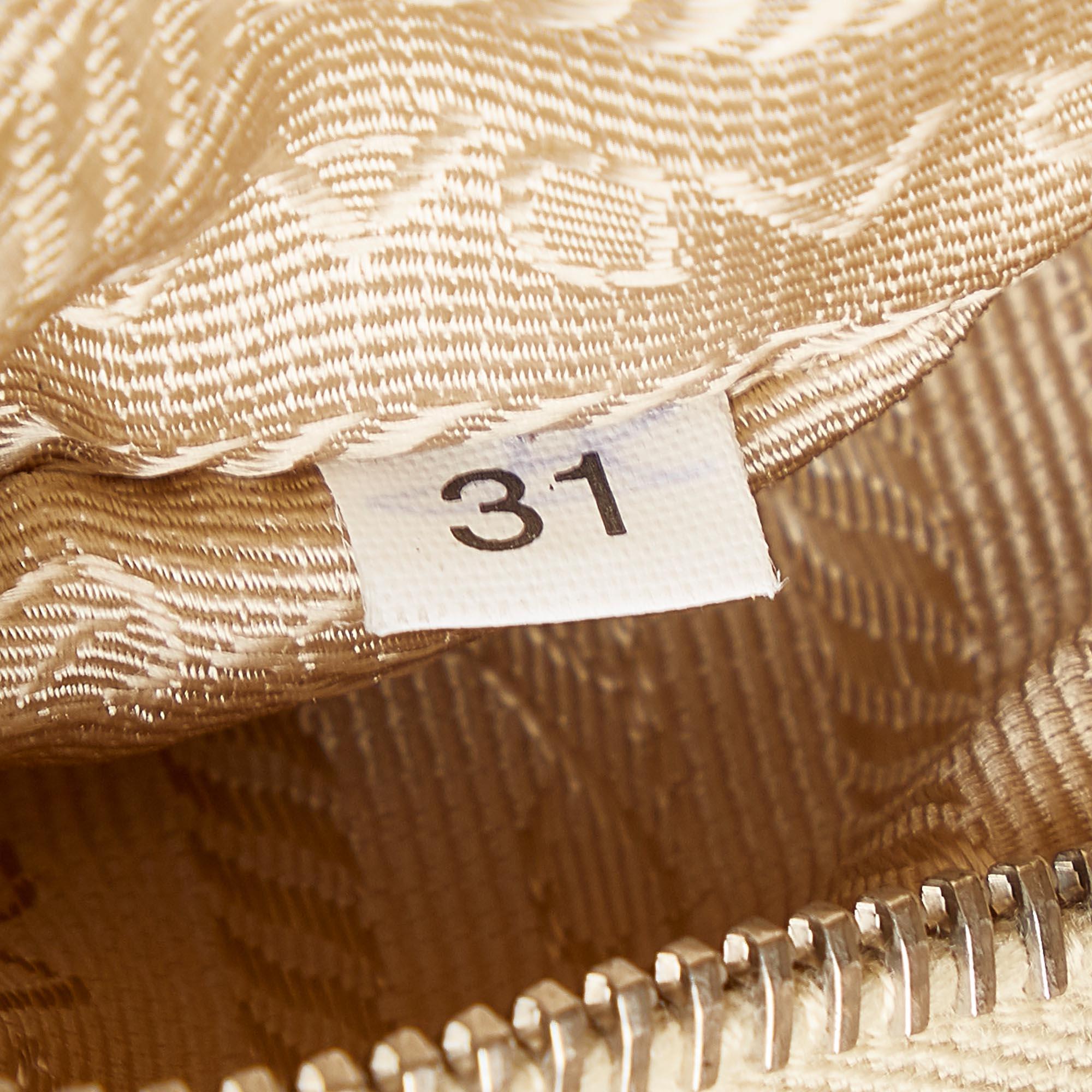 Prada Vitello Drive Leather Handbag (SHG-20978)