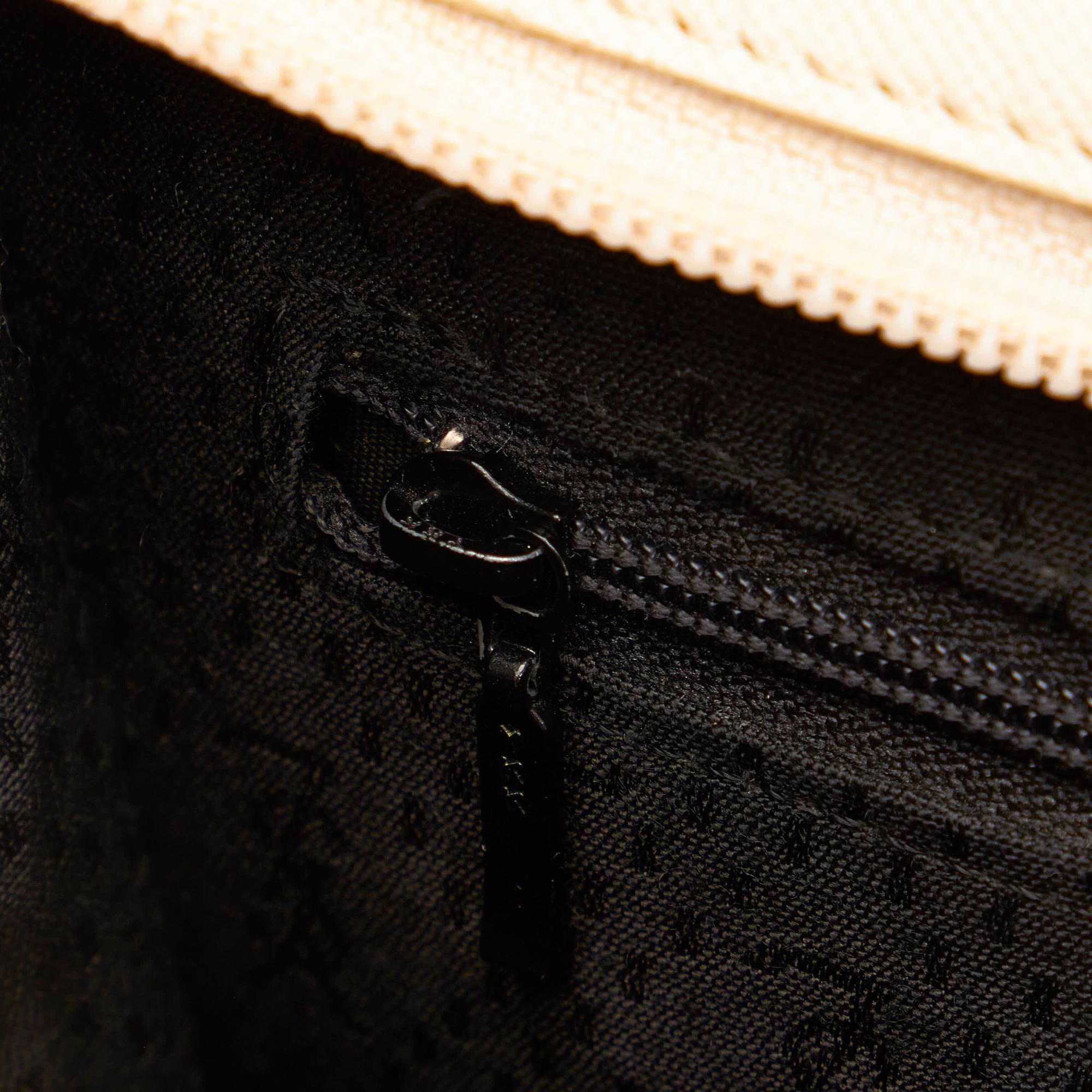 Saint Laurent Leather Clutch Bag (SHG-28021)