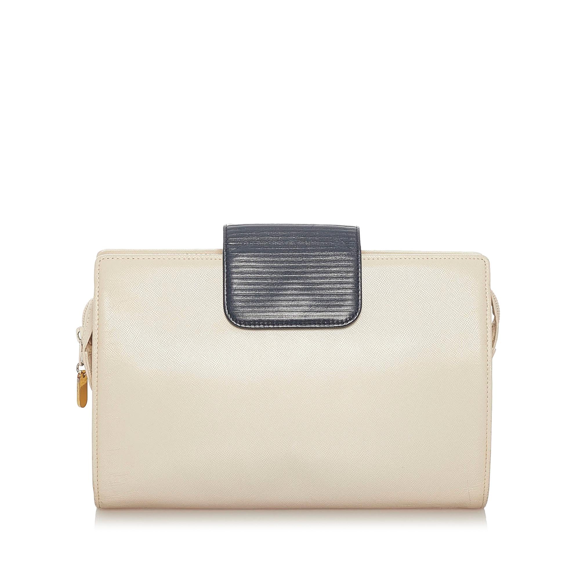 Saint Laurent Leather Clutch Bag (SHG-28021)