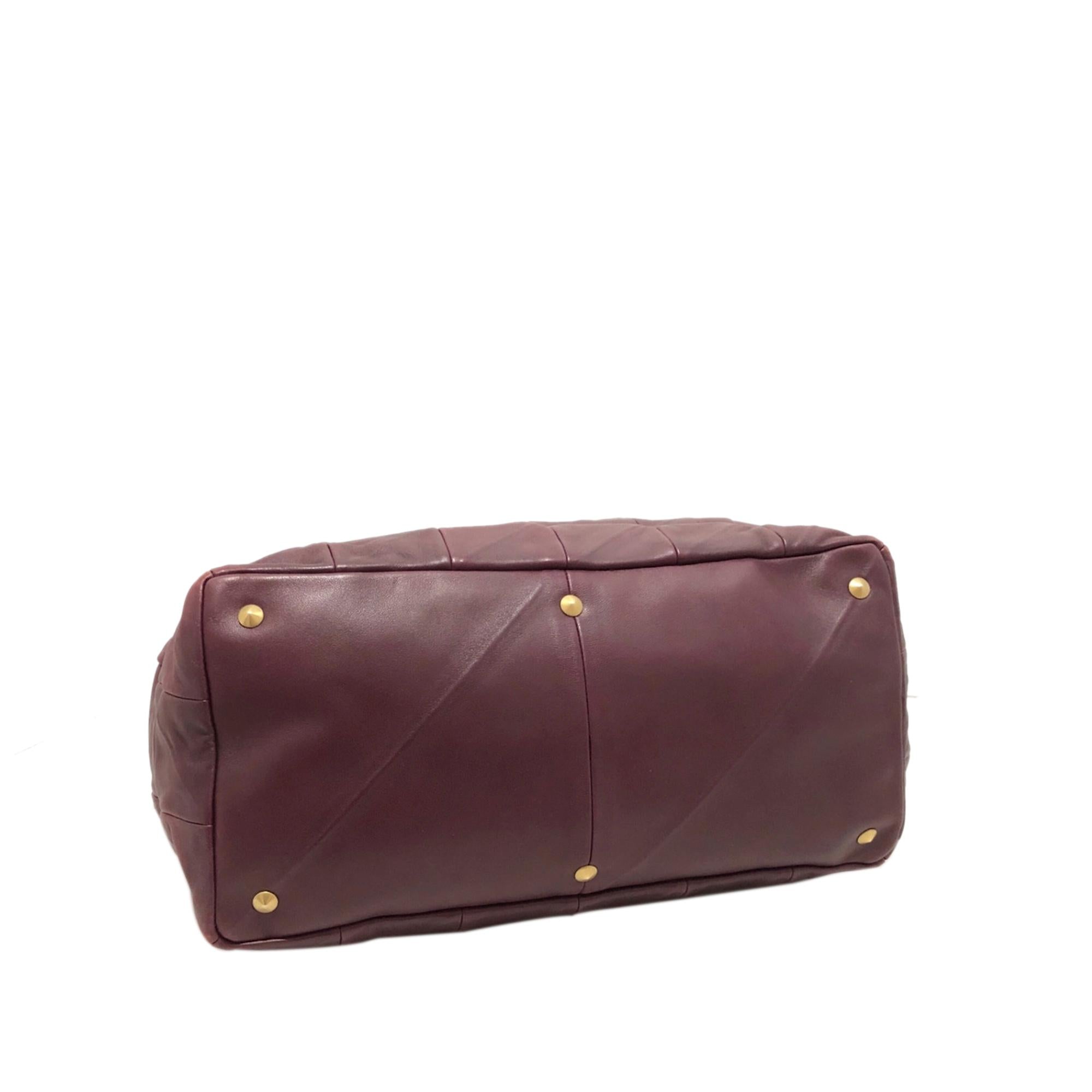 Saint Laurent Leather Handbag (SHG-28327)