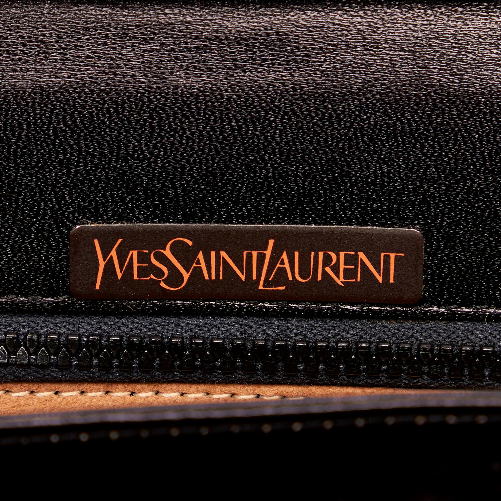 Saint Laurent Leather Shoulder Bag (SHG-27793)