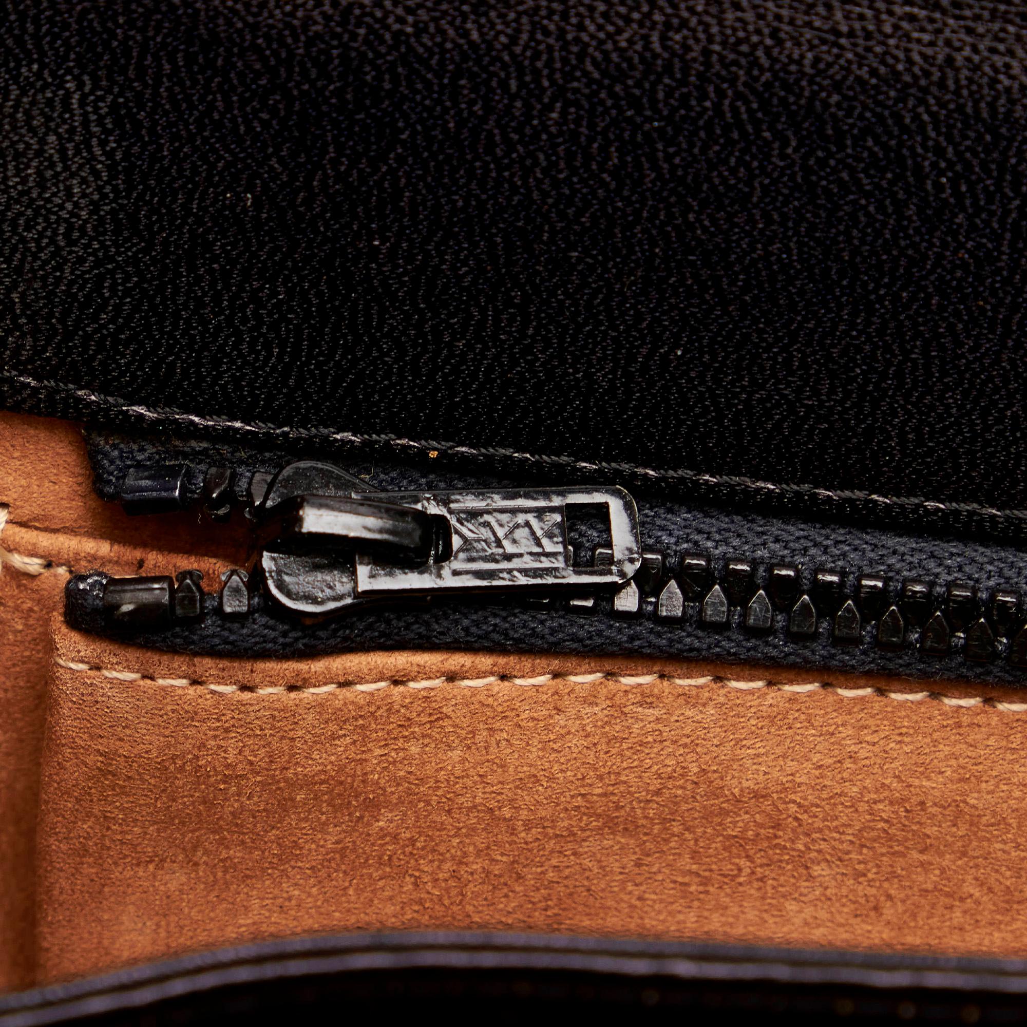 Saint Laurent Leather Shoulder Bag (SHG-27793)