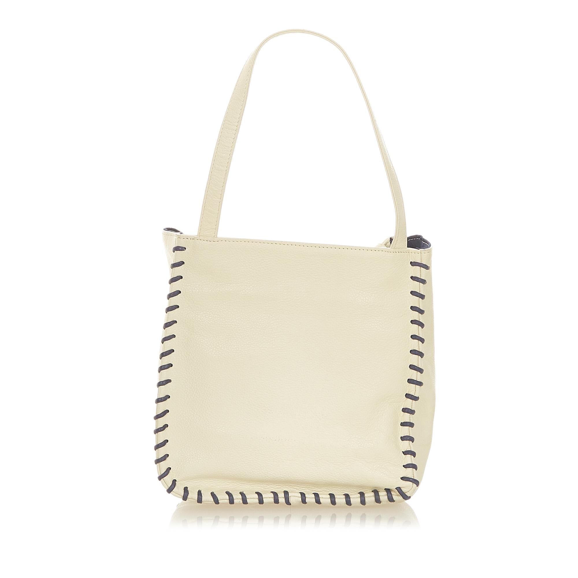 Saint Laurent Leather Shoulder Bag (SHG-32506)