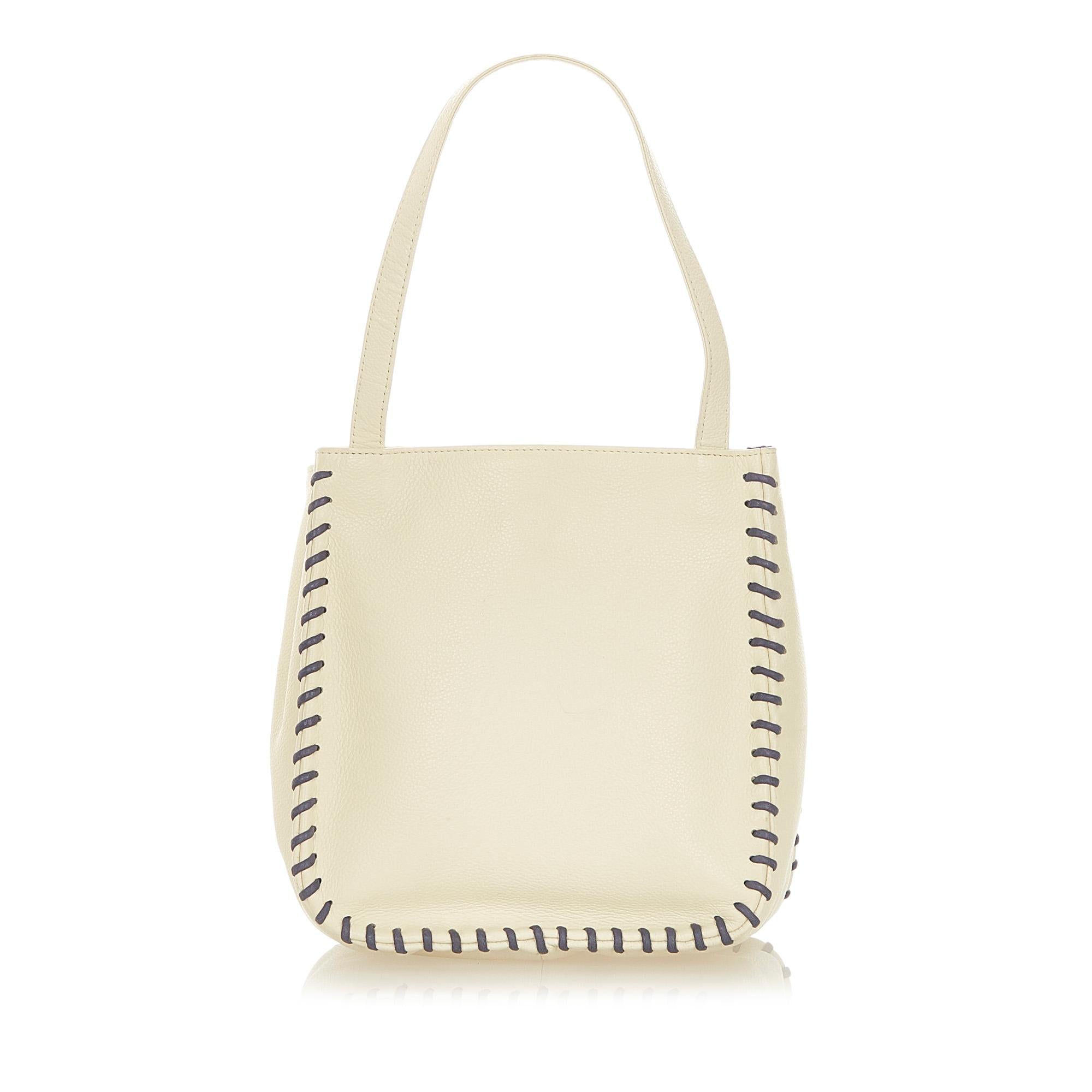 Saint Laurent Leather Shoulder Bag (SHG-32506)