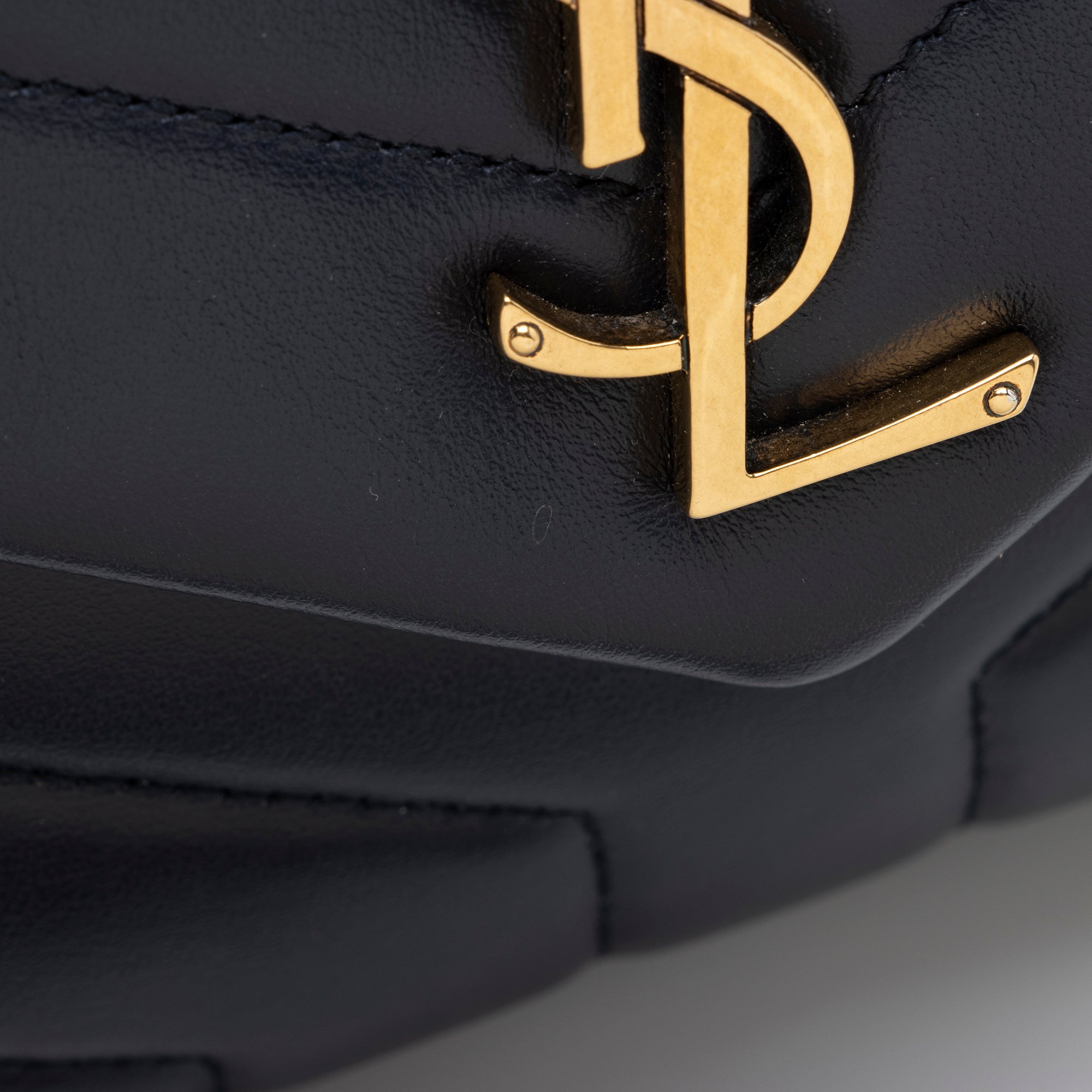 Saint Laurent Matelasse Calfskin Monogram LouLou Chain Small Crossbody Bag (SHF-HY4rvs)