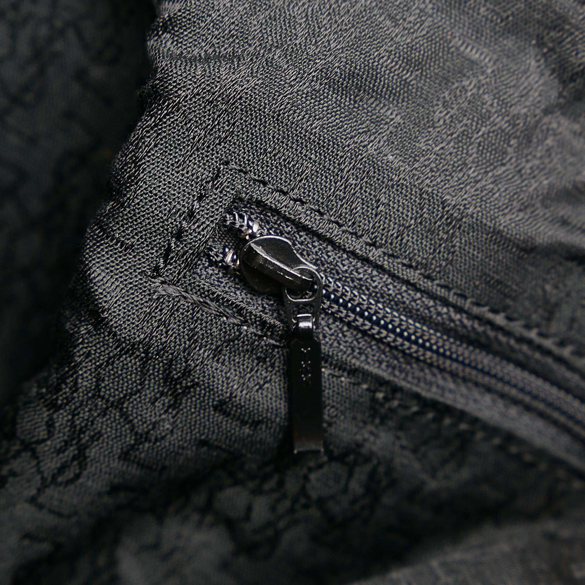 Saint Laurent PVC Shoulder Bag (SHG-36796)