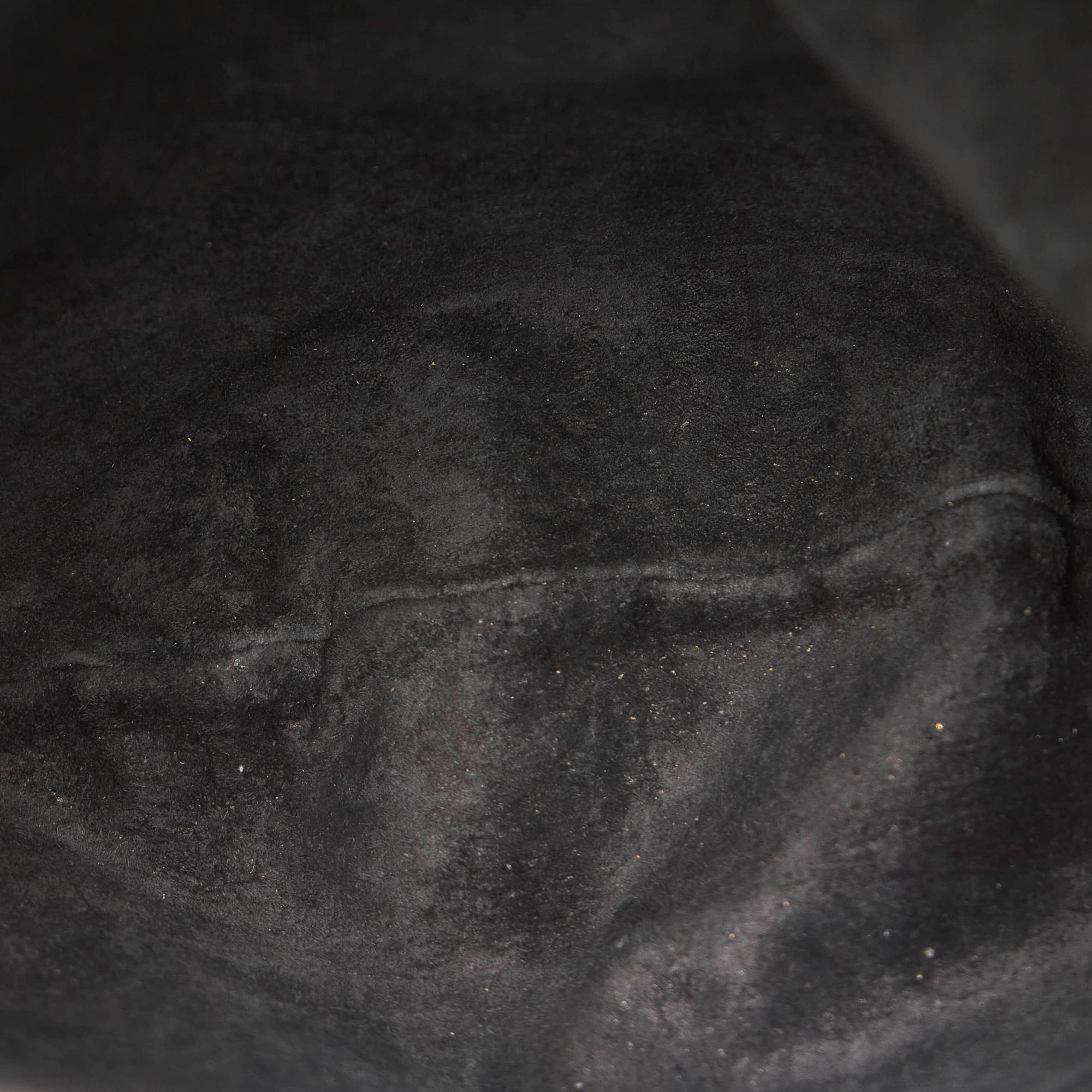 Saint Laurent Saint Tropez Leather Shoulder Bag (SHG-28267)