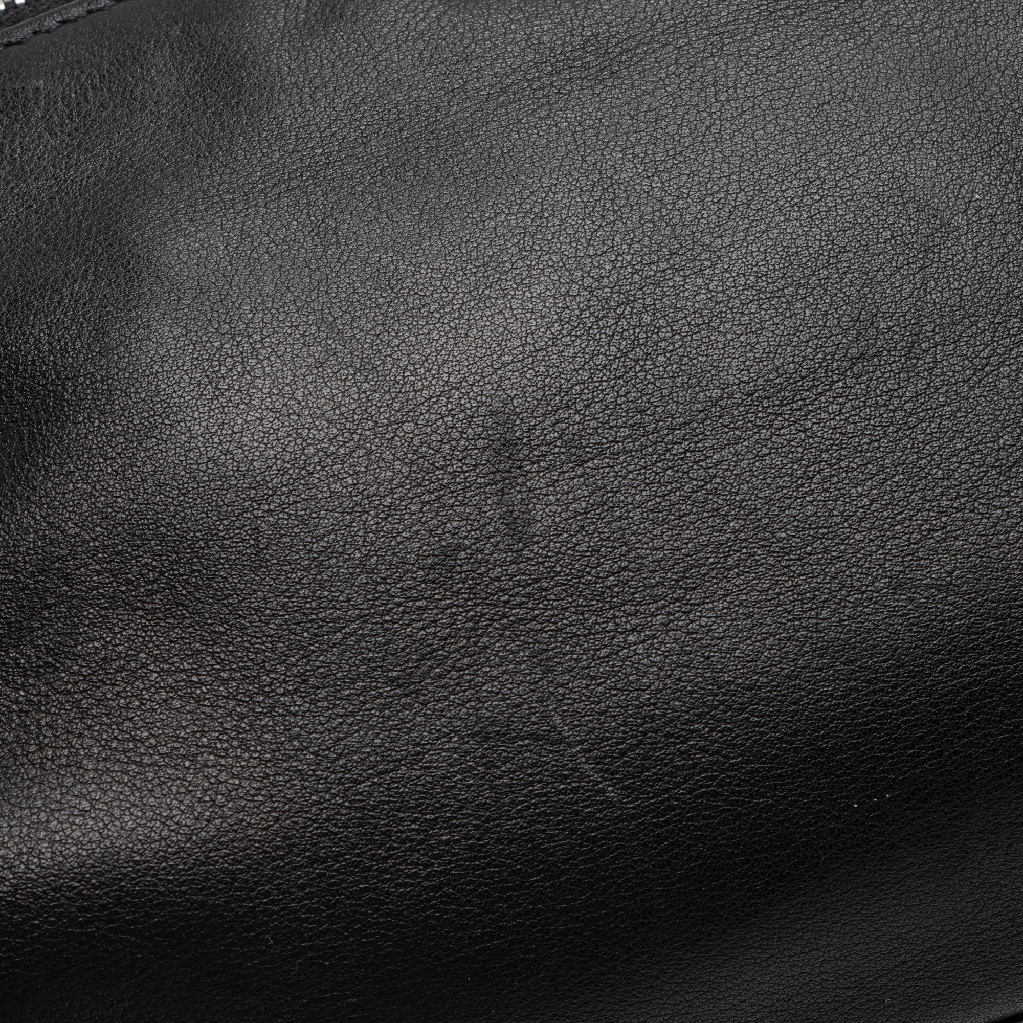 Saint Laurent Soft Calfskin Logo Classic Zipped Crossbody Belt Bag (SHF-518wkT)