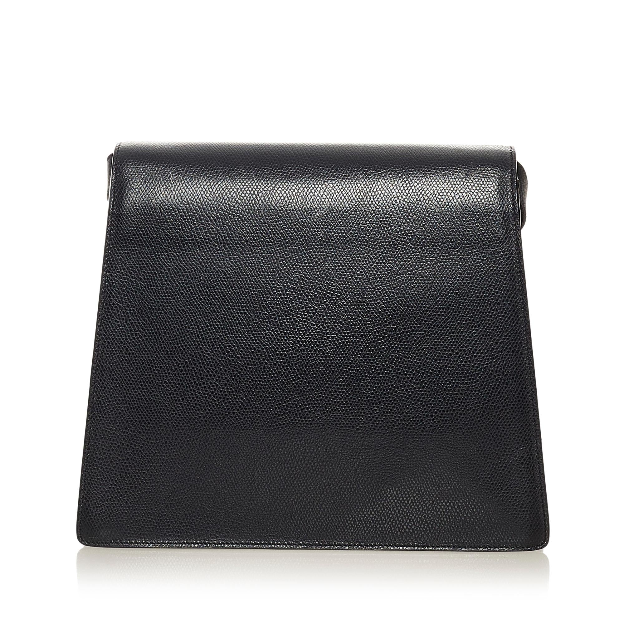 Saint Laurent Studded Leather Crossbody Bag (SHG-27910)