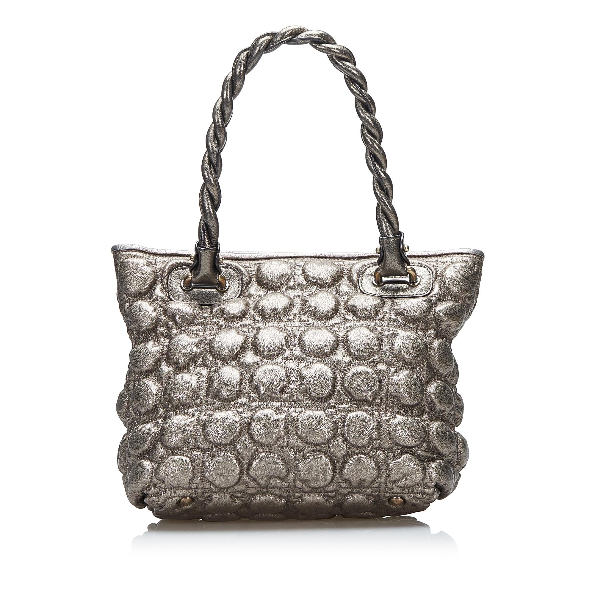 Salvatore Ferragamo Embossed Handbag (SHG-mhfPlo)