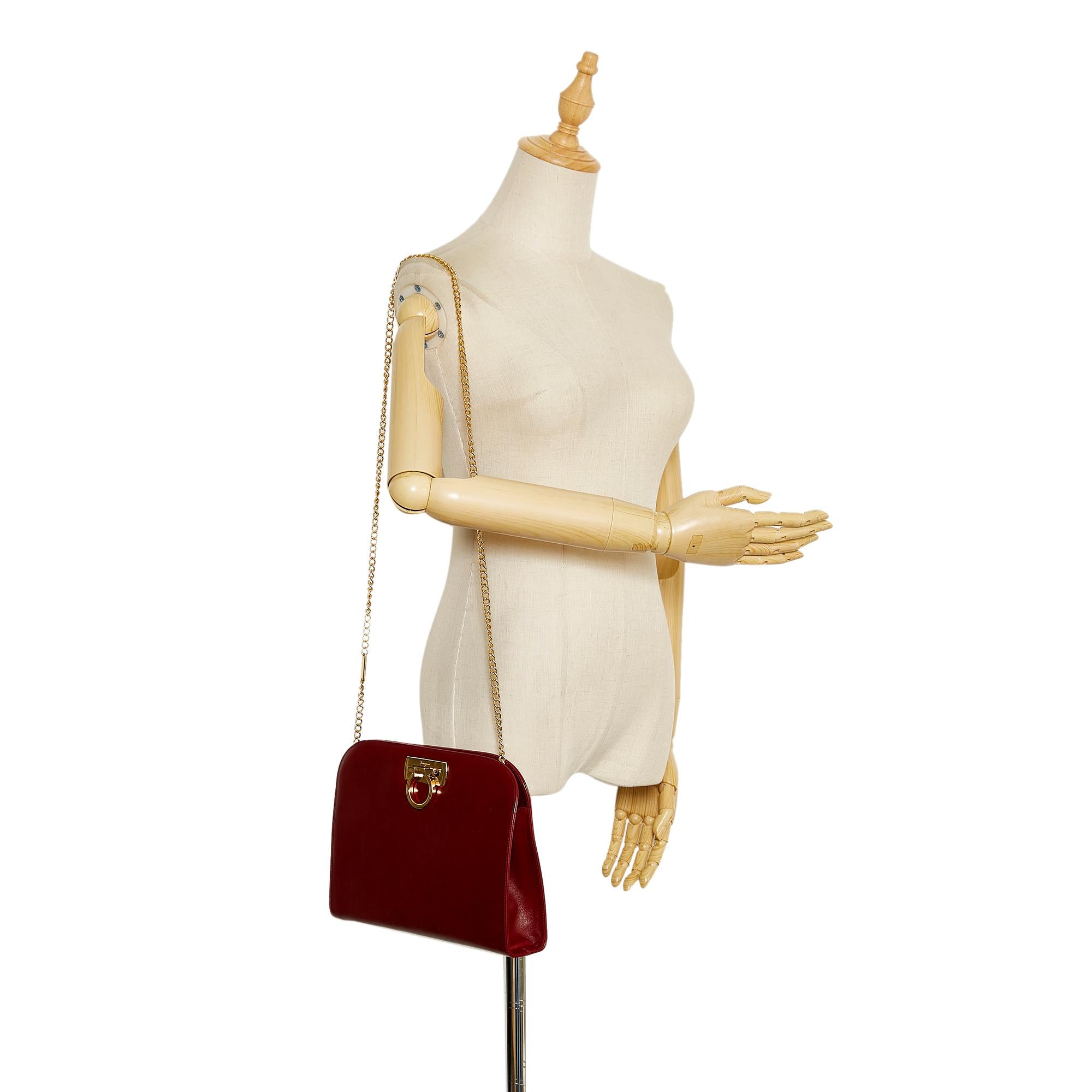 Salvatore Ferragamo Gancini Leather Chain Crossbody Bag (SHG-37925)