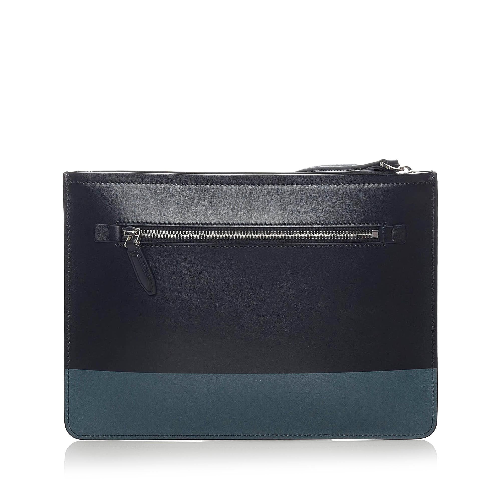 Salvatore Ferragamo Gancini Leather Clutch Bag (SHG-31369)