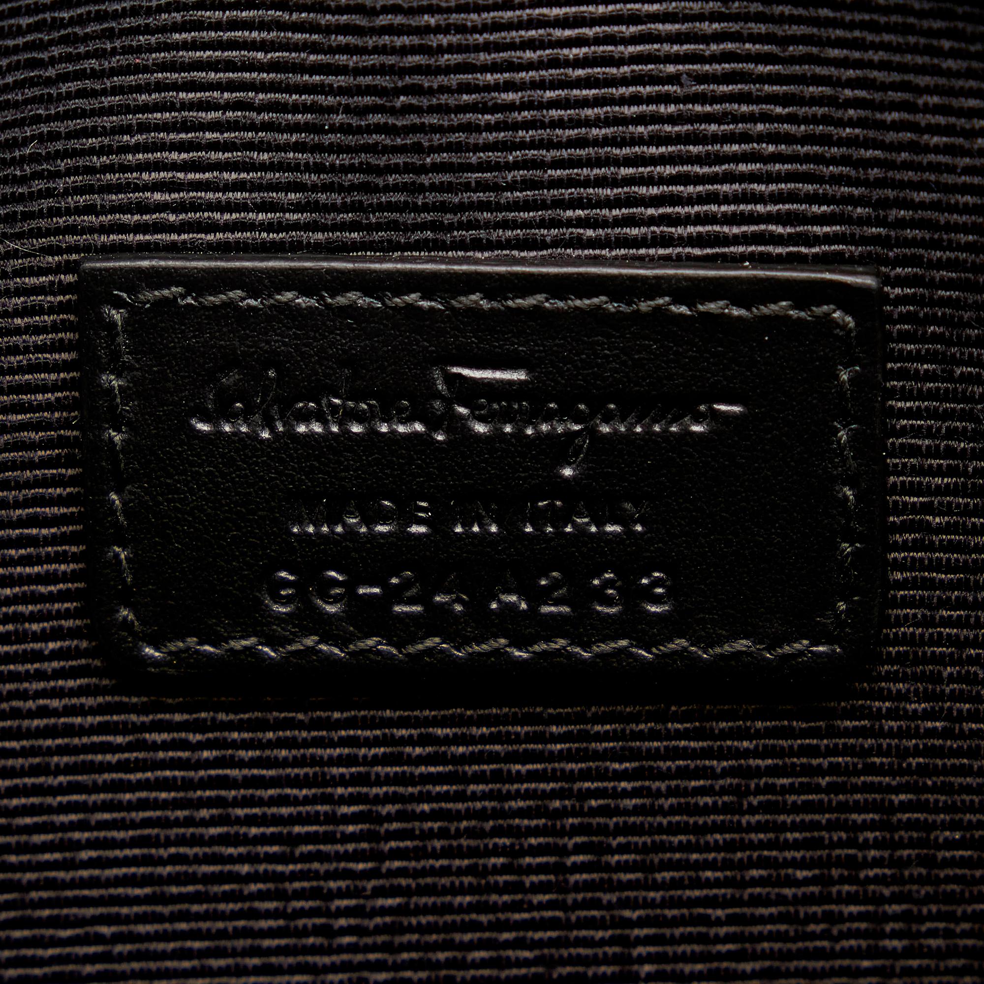 Salvatore Ferragamo Gancini Leather Clutch Bag (SHG-31369)