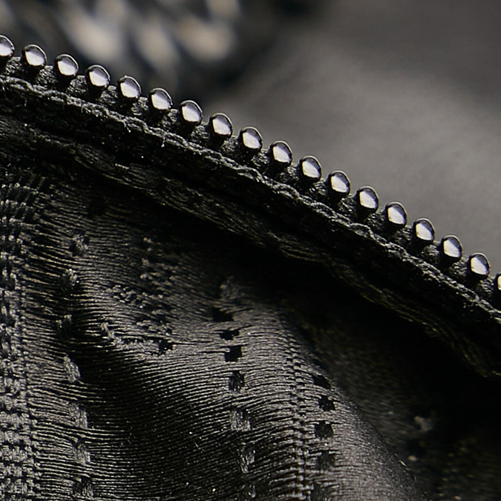 Salvatore Ferragamo Gancini Leather Handbag (SHG-26951)