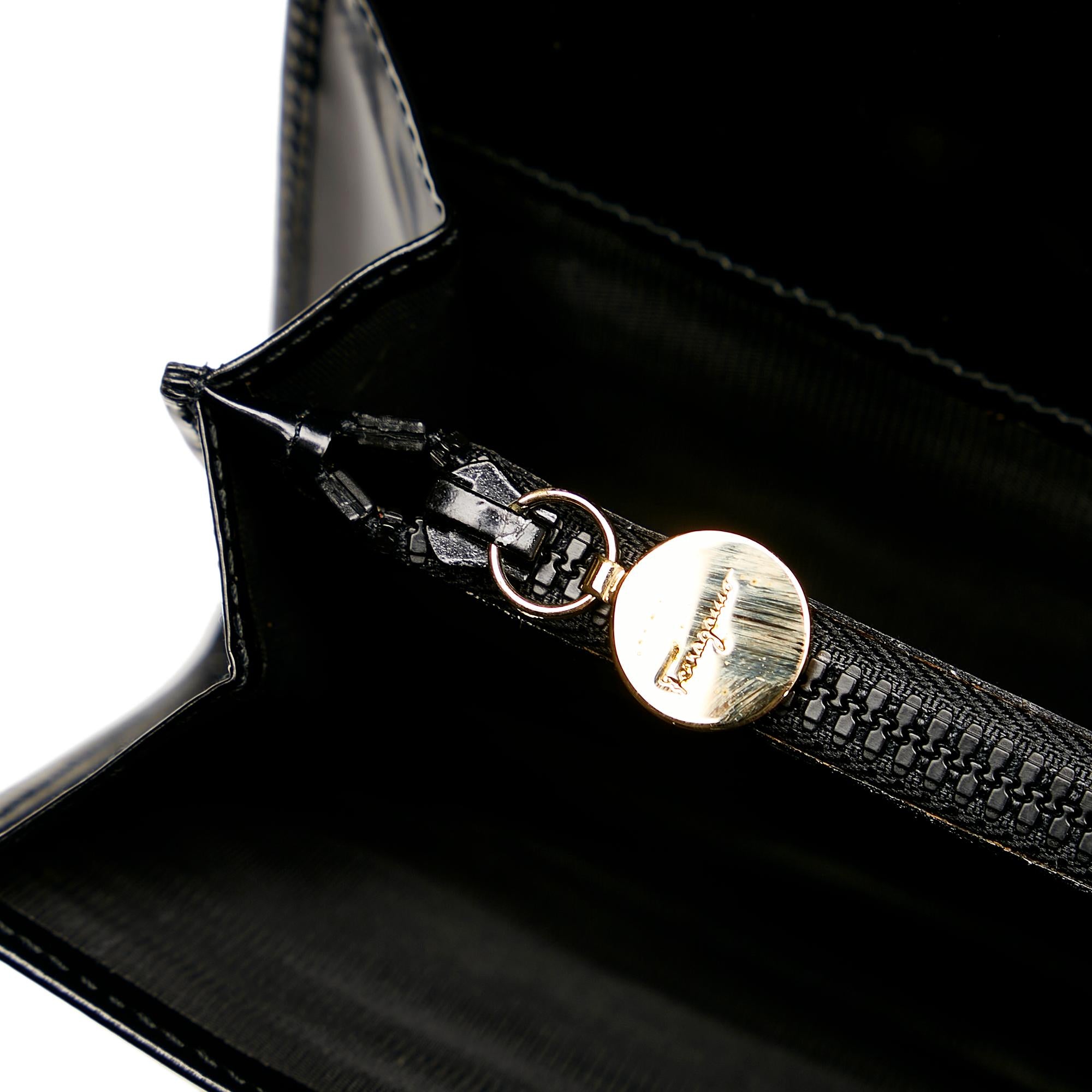 Salvatore Ferragamo Gancini Leather Long Wallet (SHG-27989)