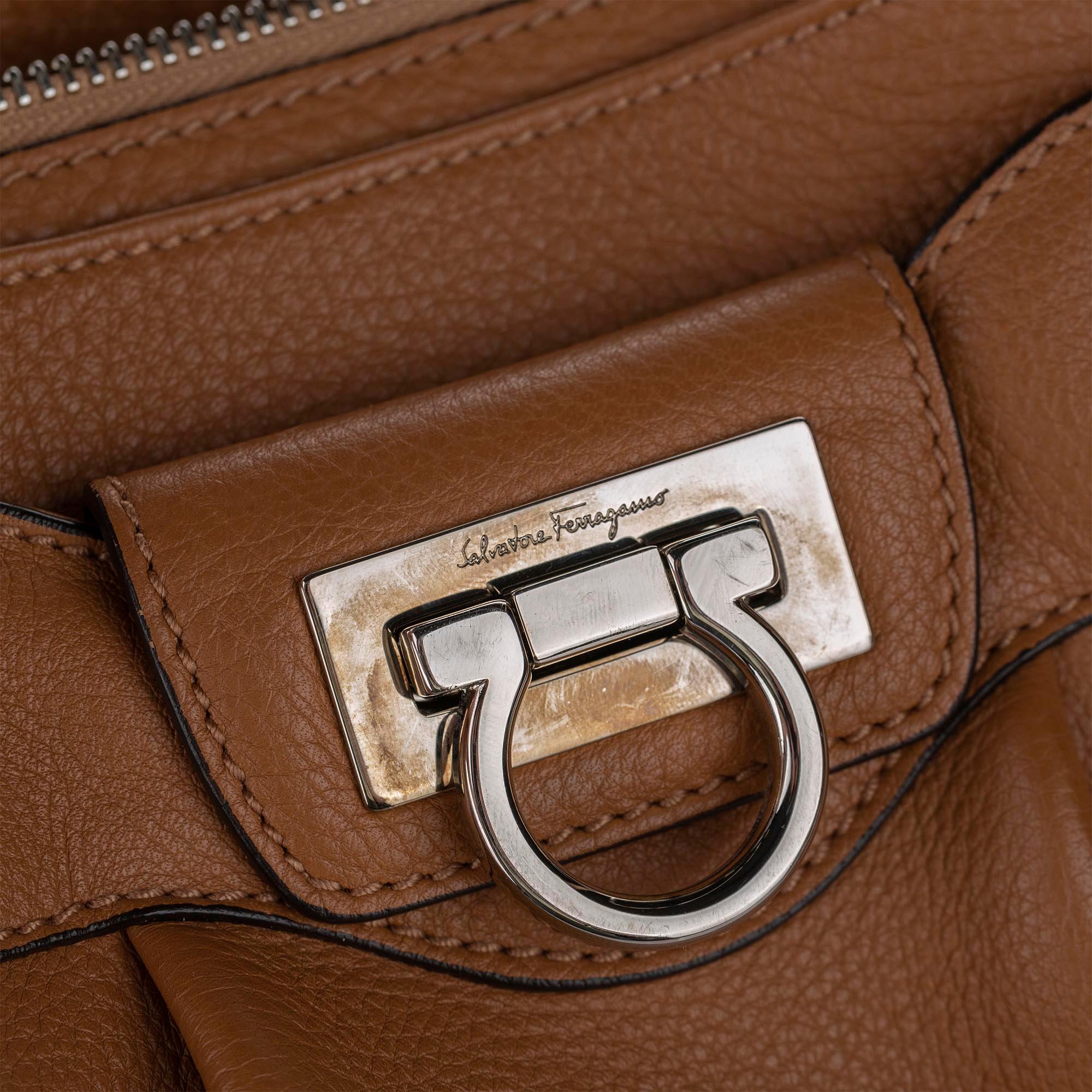 Salvatore Ferragamo Gancini Leather Shoulder Bag (SHG-18580)