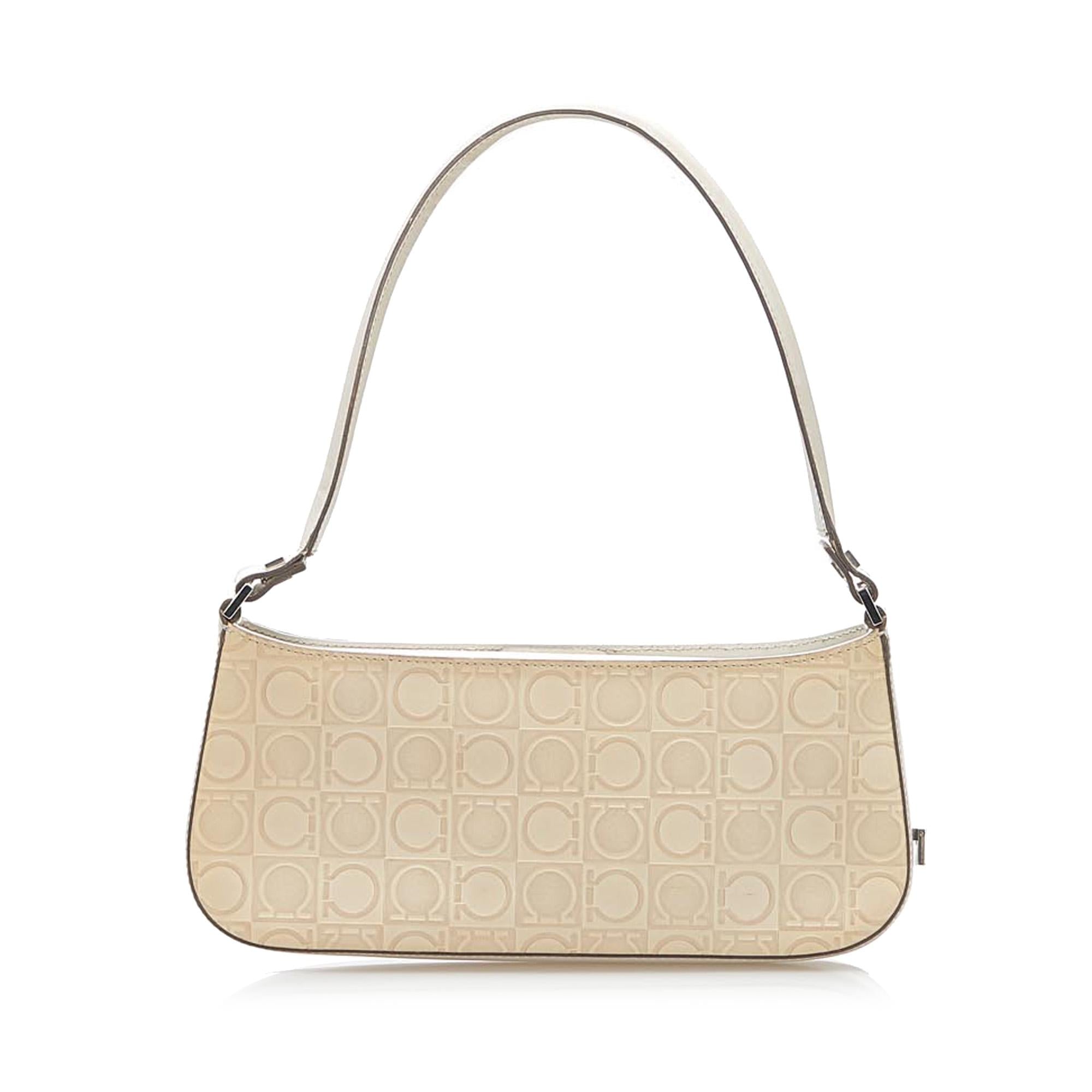 Salvatore Ferragamo Gancini Leather Shoulder Bag (SHG-31525)