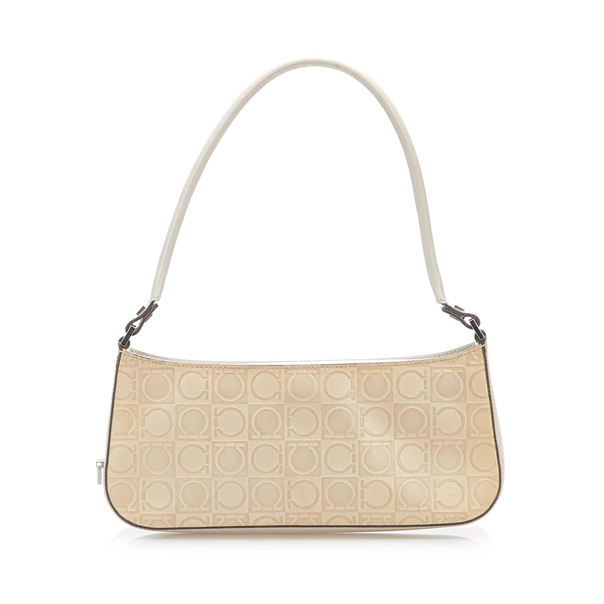 Salvatore Ferragamo Gancini Leather Shoulder Bag (SHG-31525)