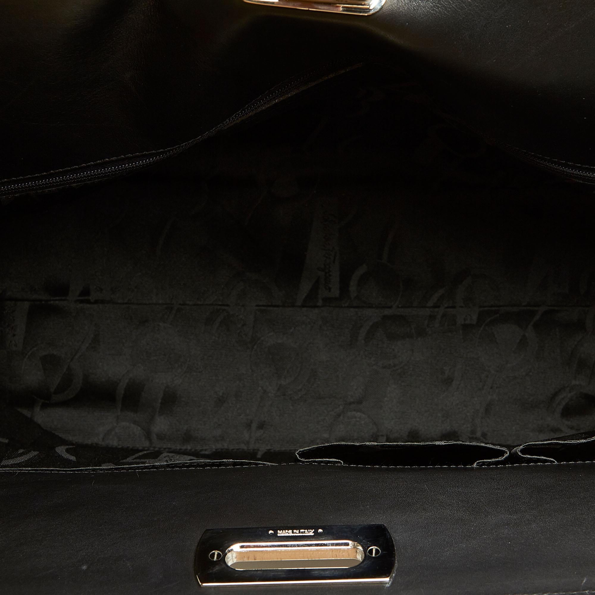 Salvatore Ferragamo Gancini Leather Shoulder Bag (SHG-31532)