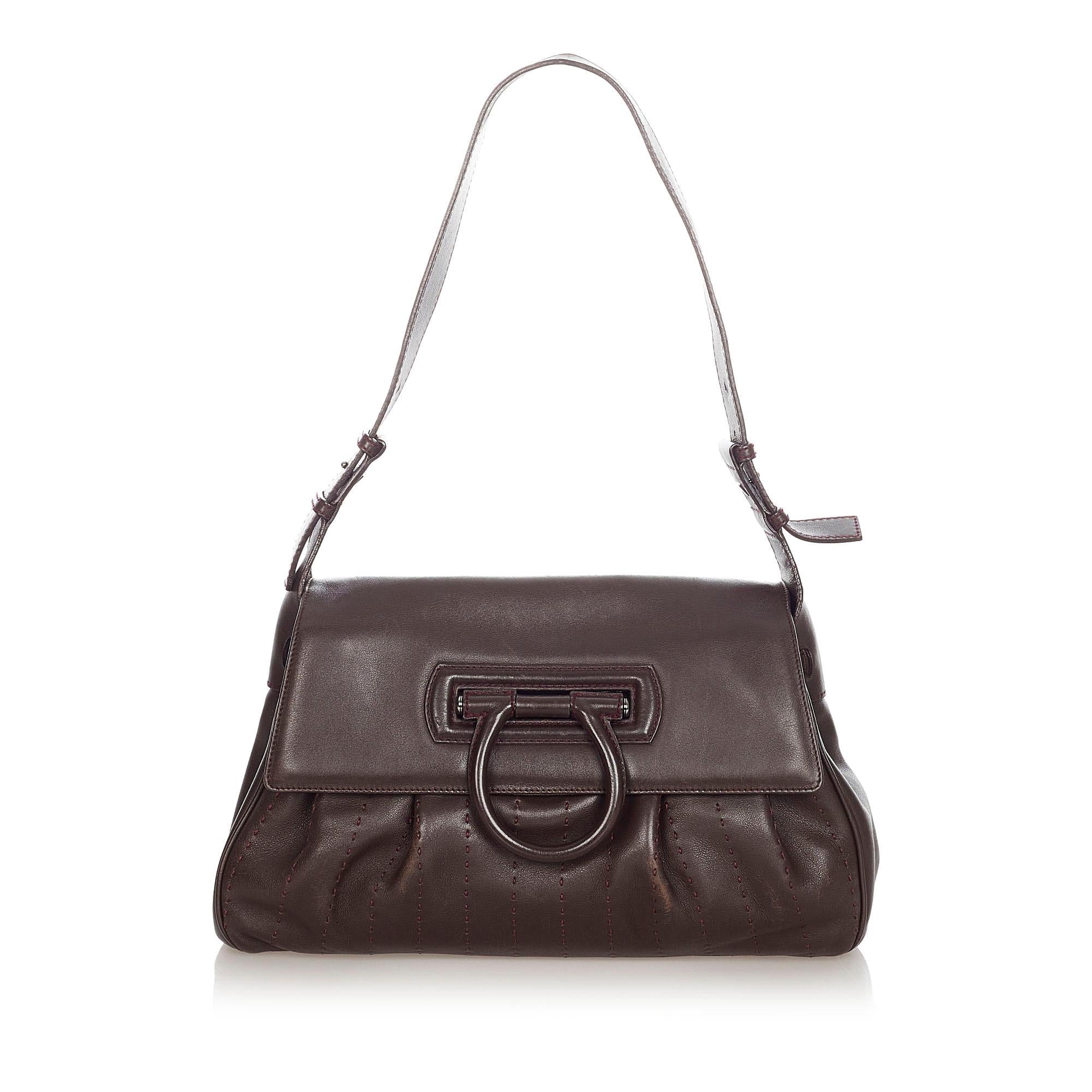 Salvatore Ferragamo Gancini Leather Shoulder Bag (SHG-31543)
