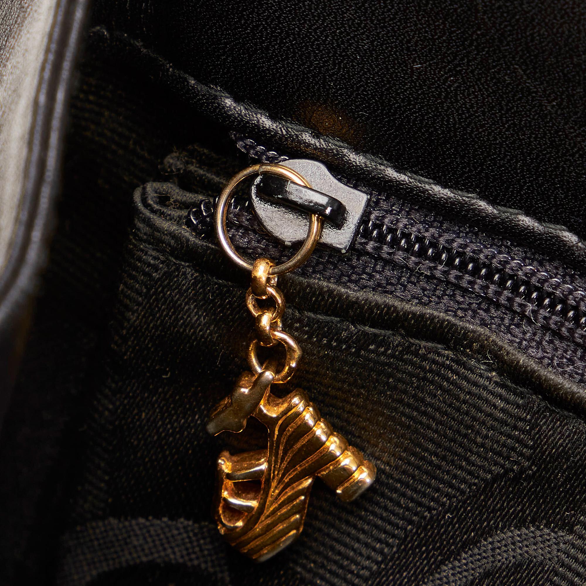 Salvatore Ferragamo Gancini Leather Shoulder Bag (SHG-27844)