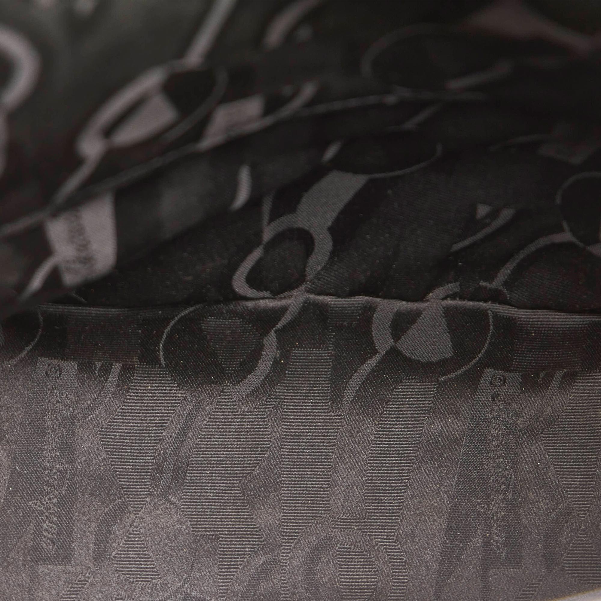 Salvatore Ferragamo Gancini Leather Shoulder Bag (SHG-27844)