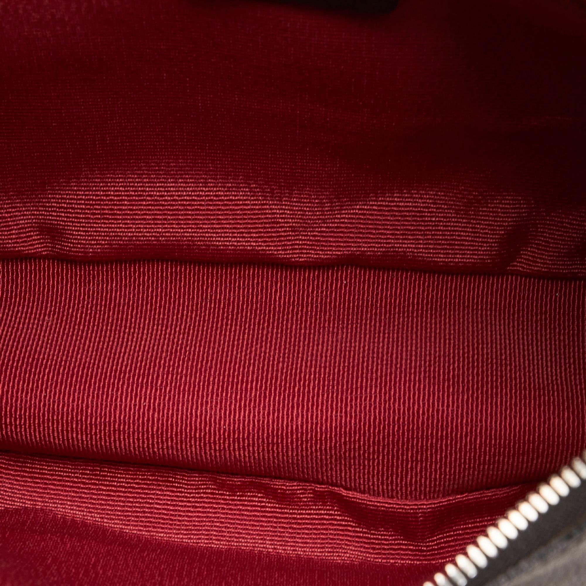 Salvatore Ferragamo Gancini Leather Shoulder Bag (SHG-27990)