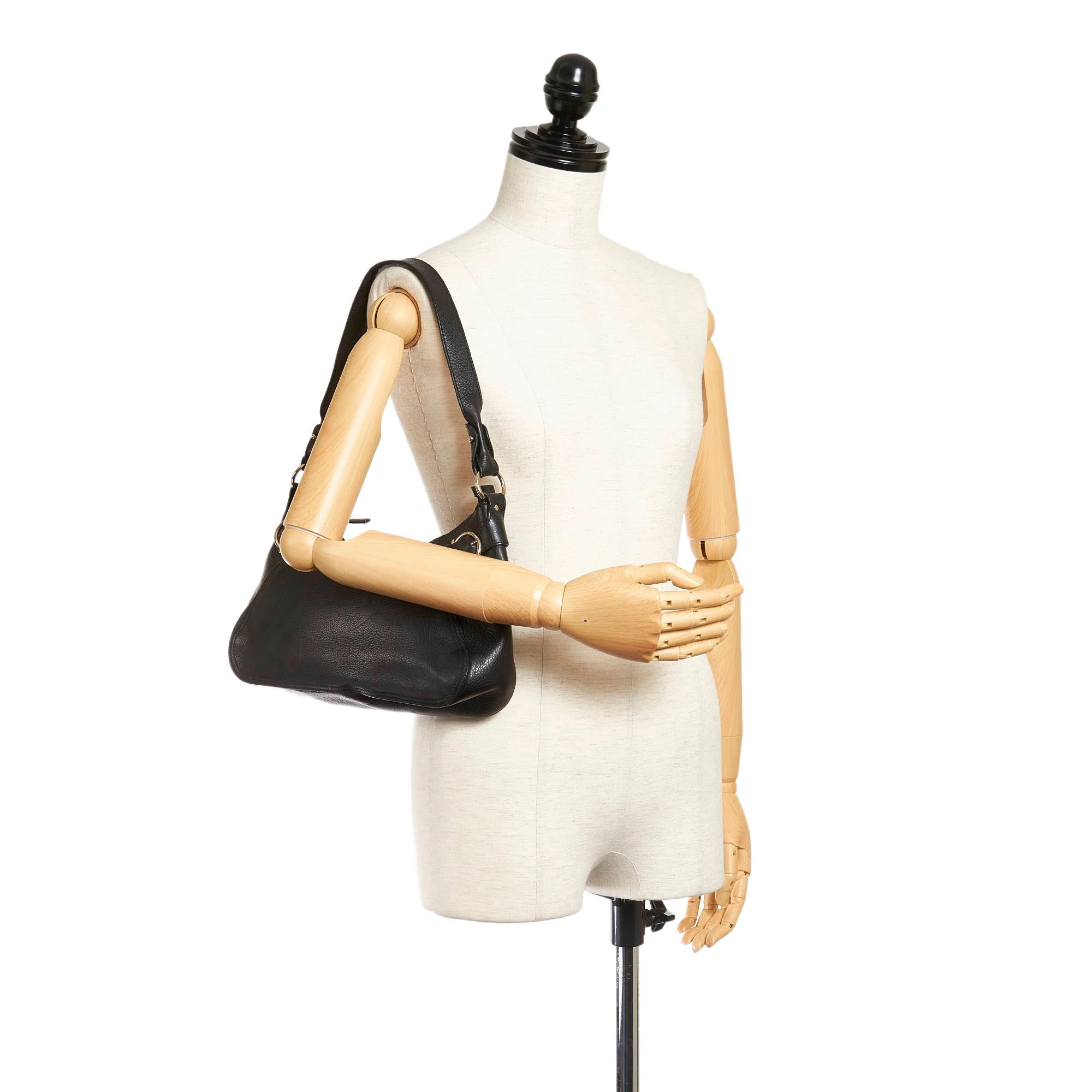 Salvatore Ferragamo Gancini Leather Shoulder Bag (SHG-27990)