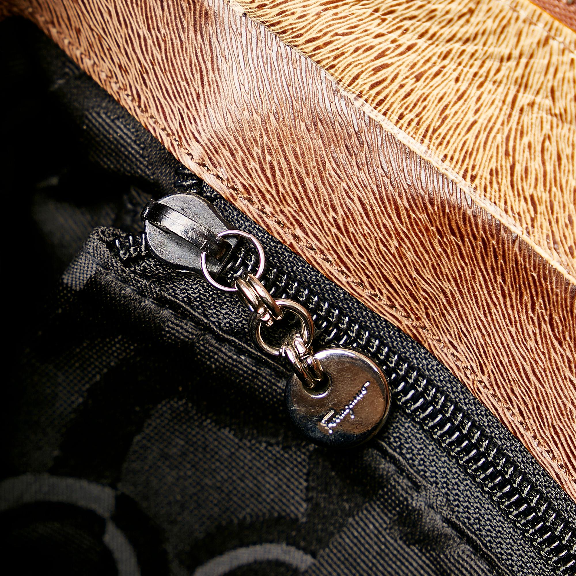 Salvatore Ferragamo Gancini Leather Shoulder Bag (SHG-31336)