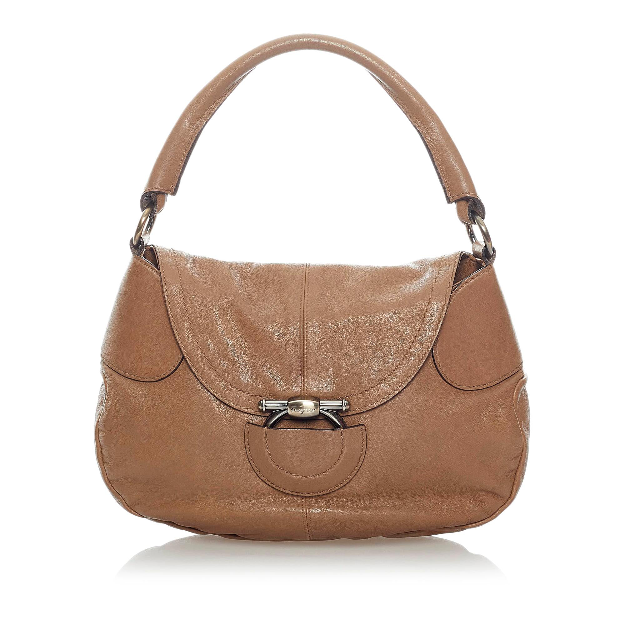 Salvatore Ferragamo Gancini Leather Shoulder Bag (SHG-36042)
