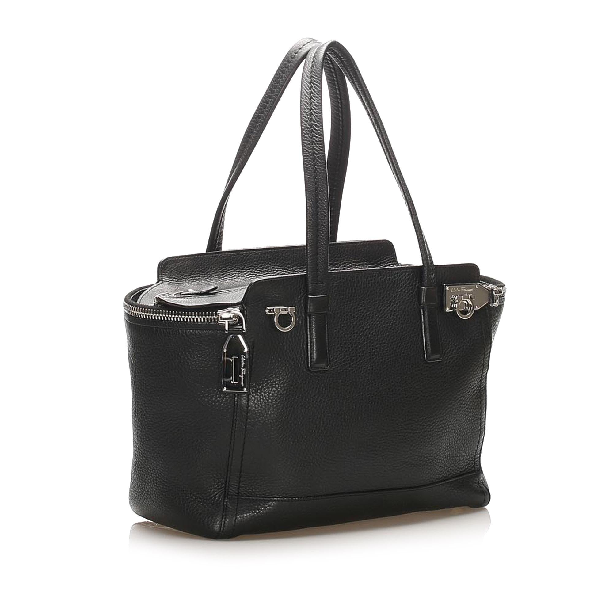 Salvatore Ferragamo Gancini Leather Tote Bag (SHG-22271)