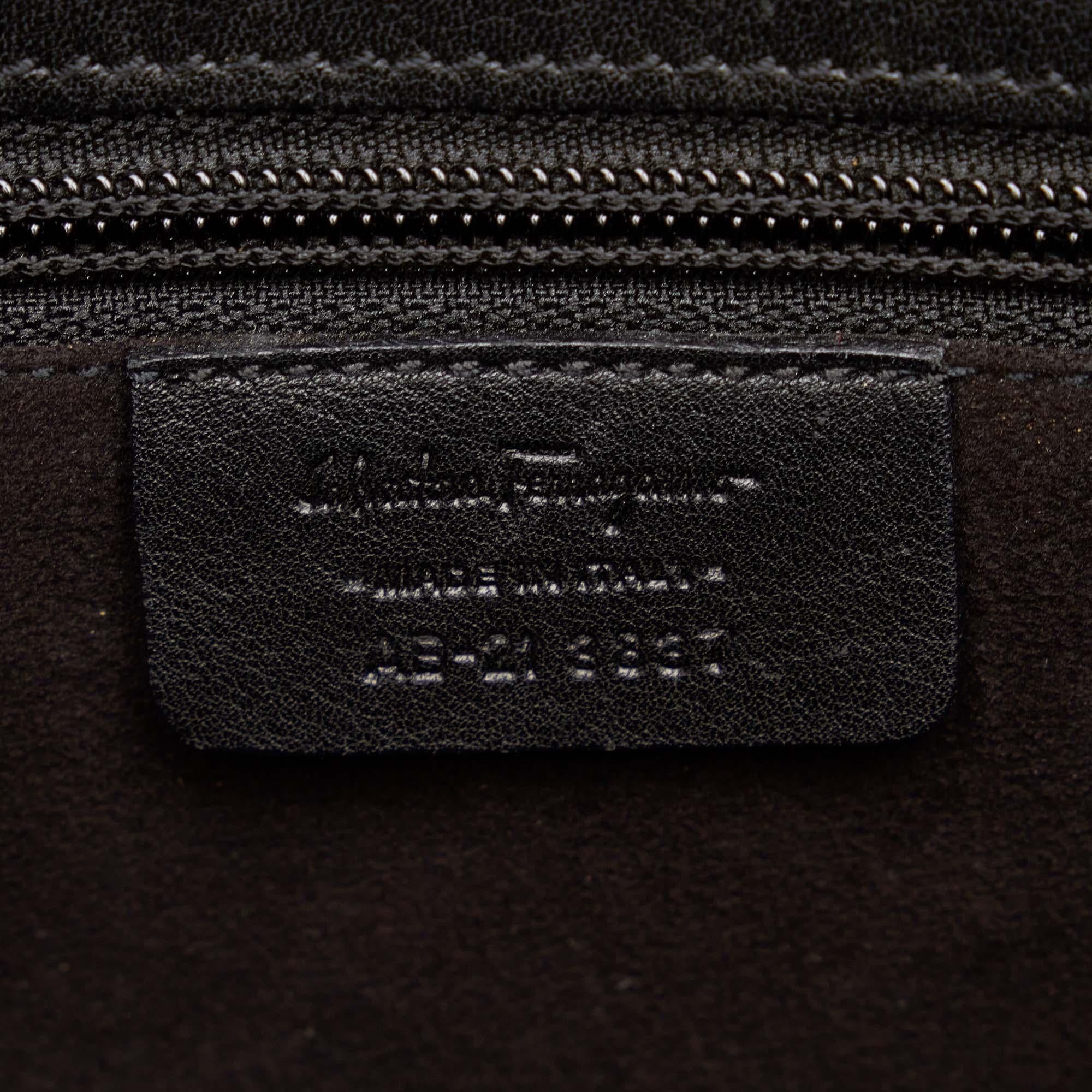 Salvatore Ferragamo Gancini Leather Tote Bag (SHG-31545)