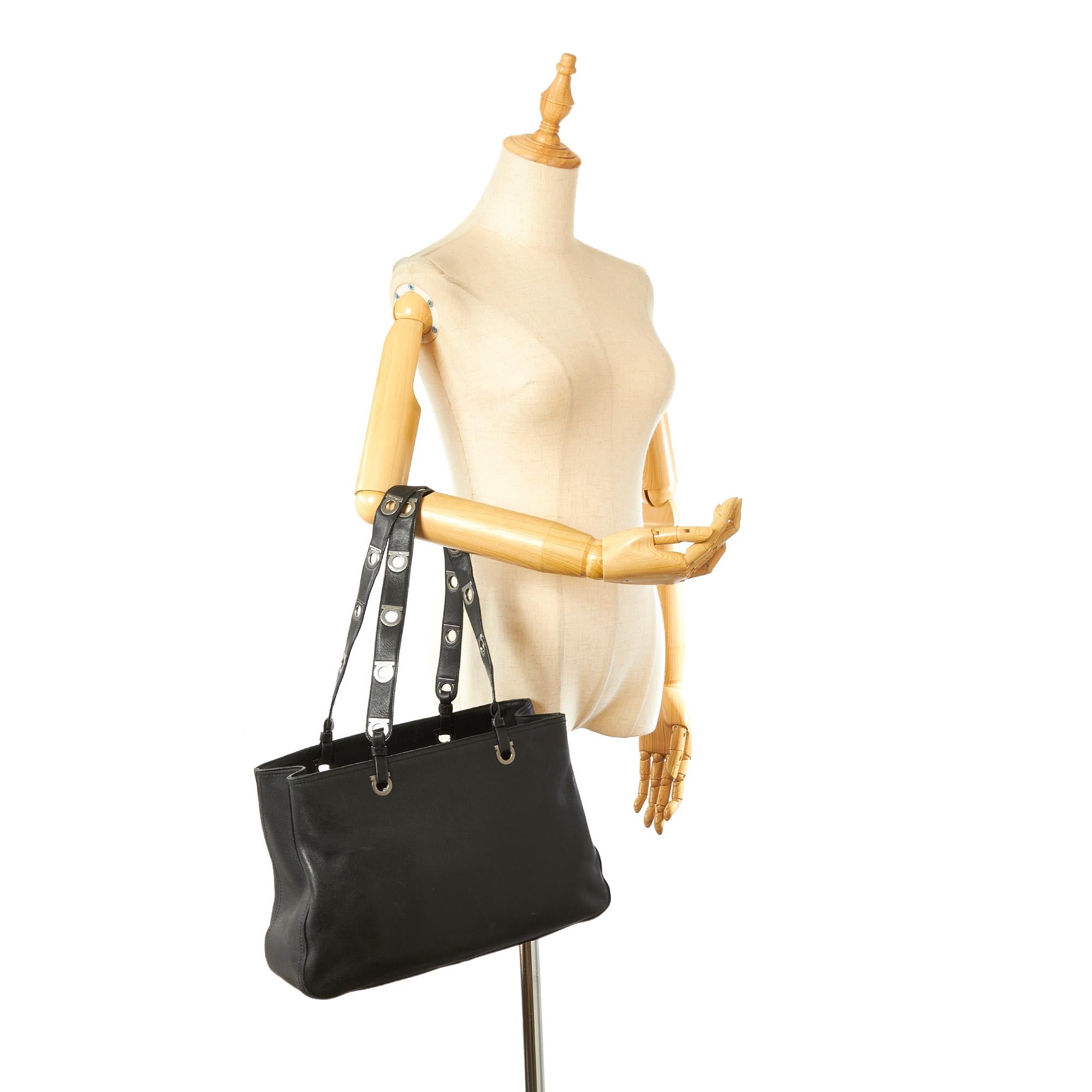 Salvatore Ferragamo Gancini Leather Tote Bag (SHG-31545)