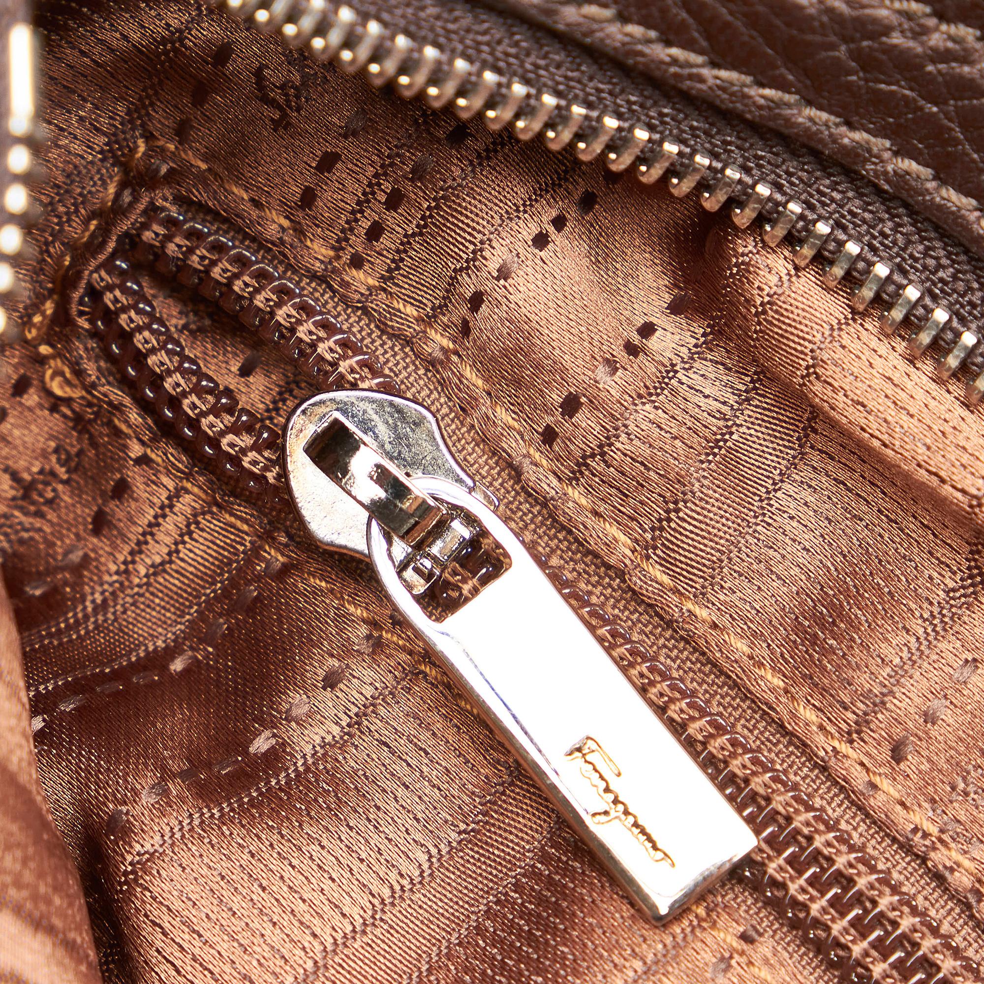 Salvatore Ferragamo Gancini Marisa Leather Shoulder Bag (SHG-28877)