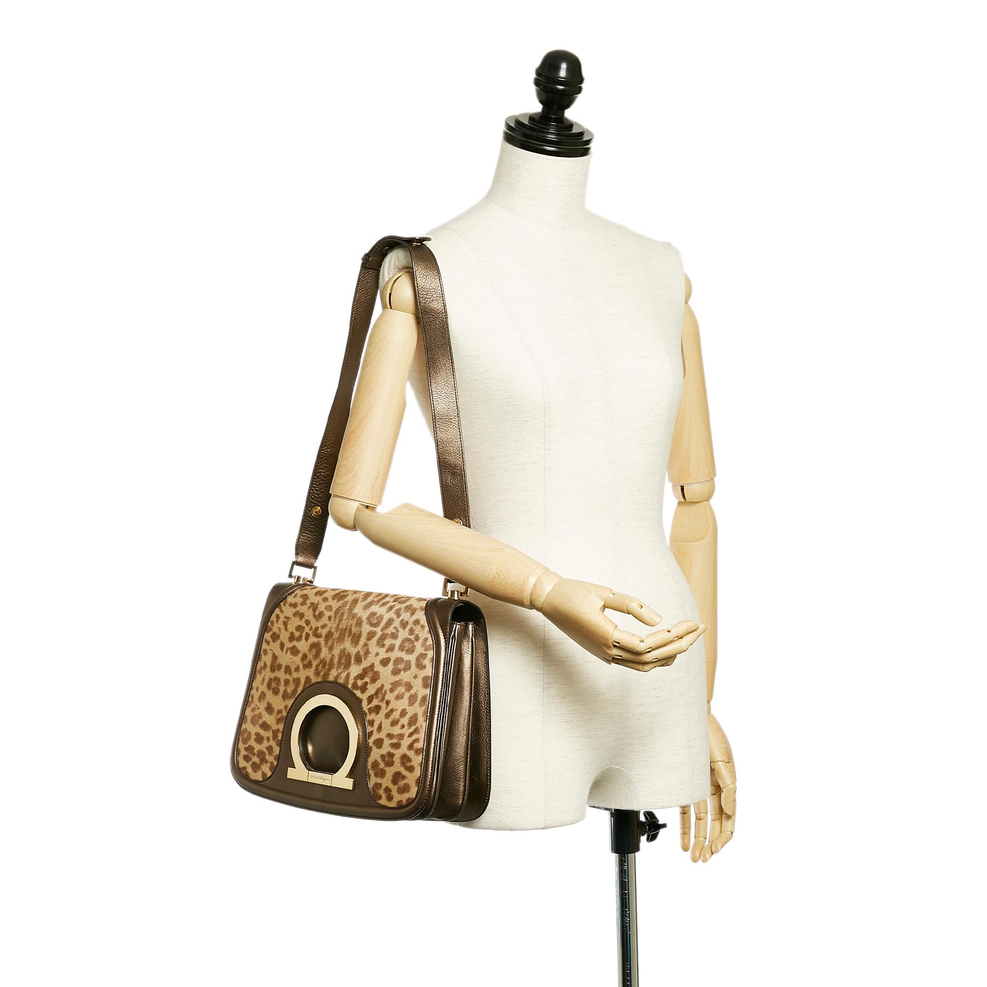 Salvatore Ferragamo Gancini Printed Leather Shoulder Bag (SHG-27815)