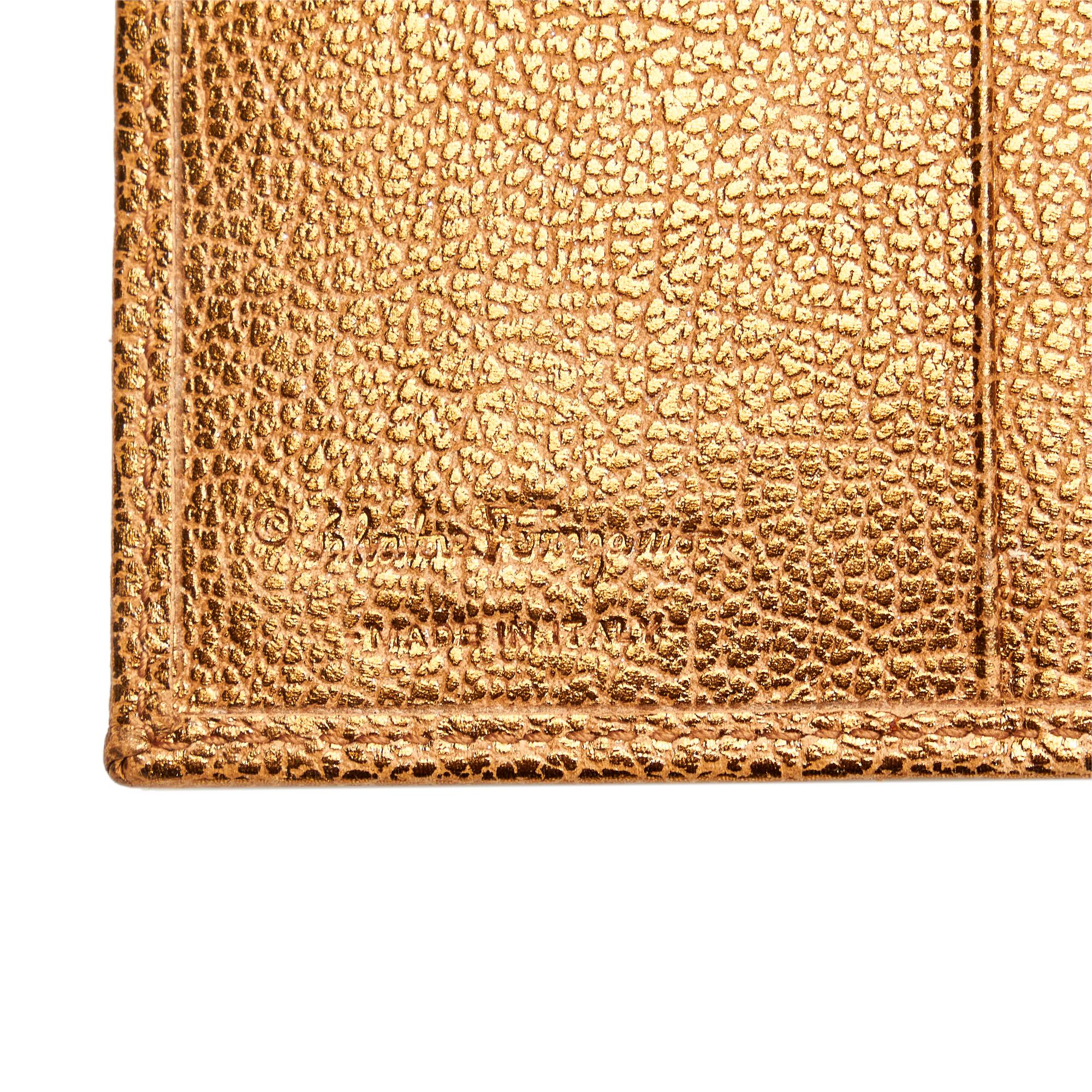 Salvatore Ferragamo Gancini Small Wallet (SHG-34951)