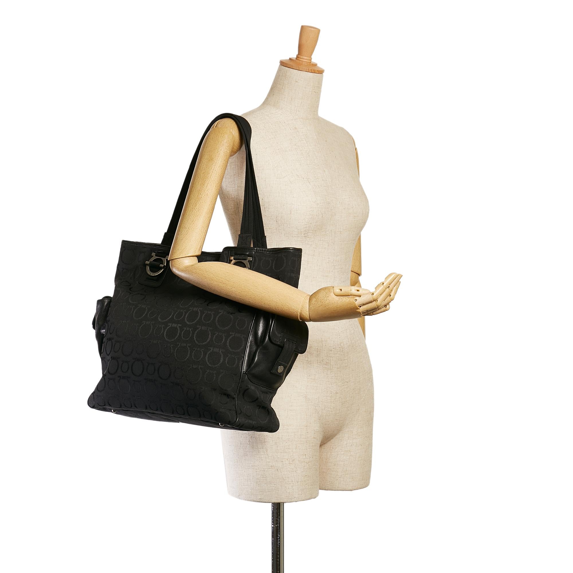 Salvatore Ferragamo Gancini Tote Bag (SHG-35023)