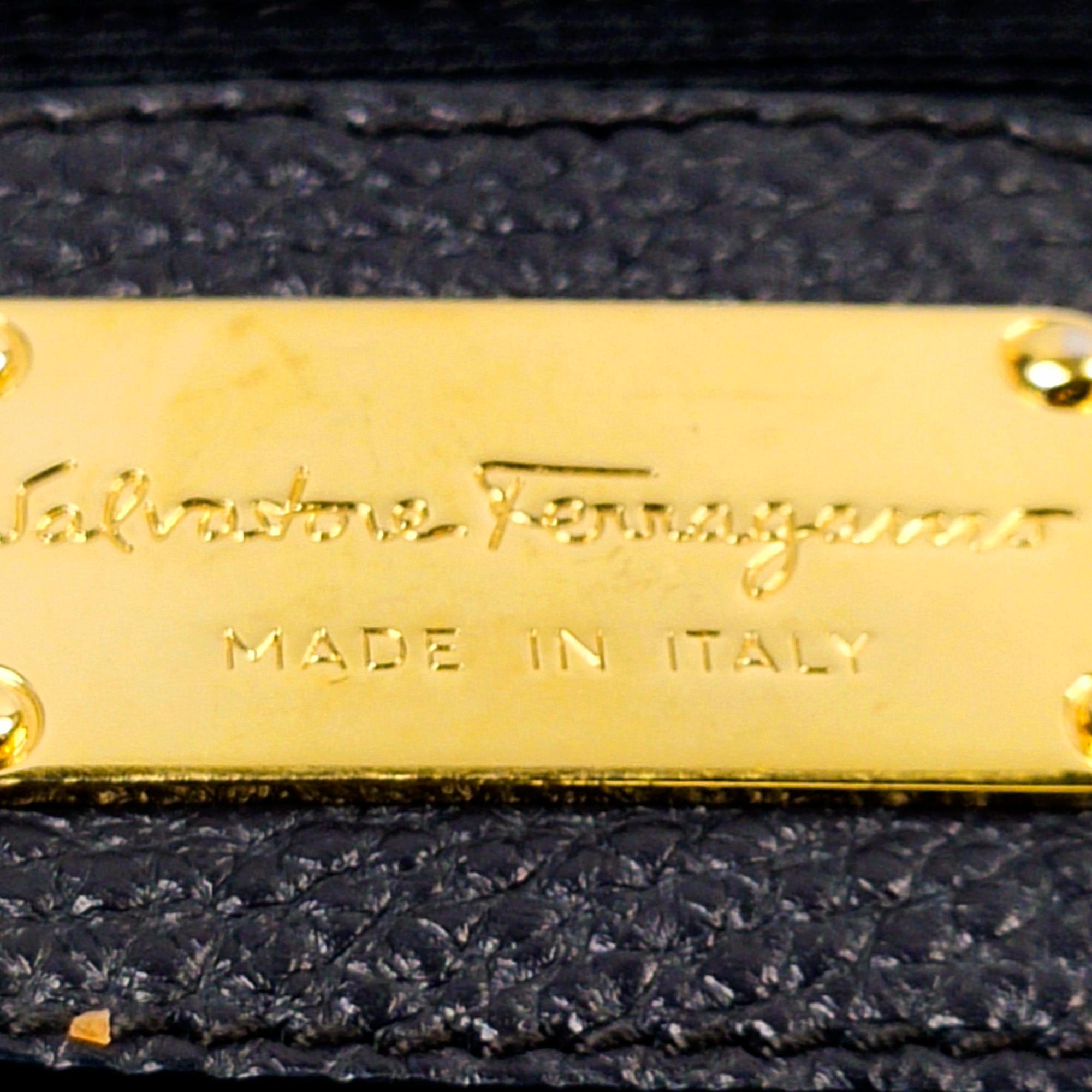 Salvatore Ferragamo Gina Tote Bag (SHG-35123)