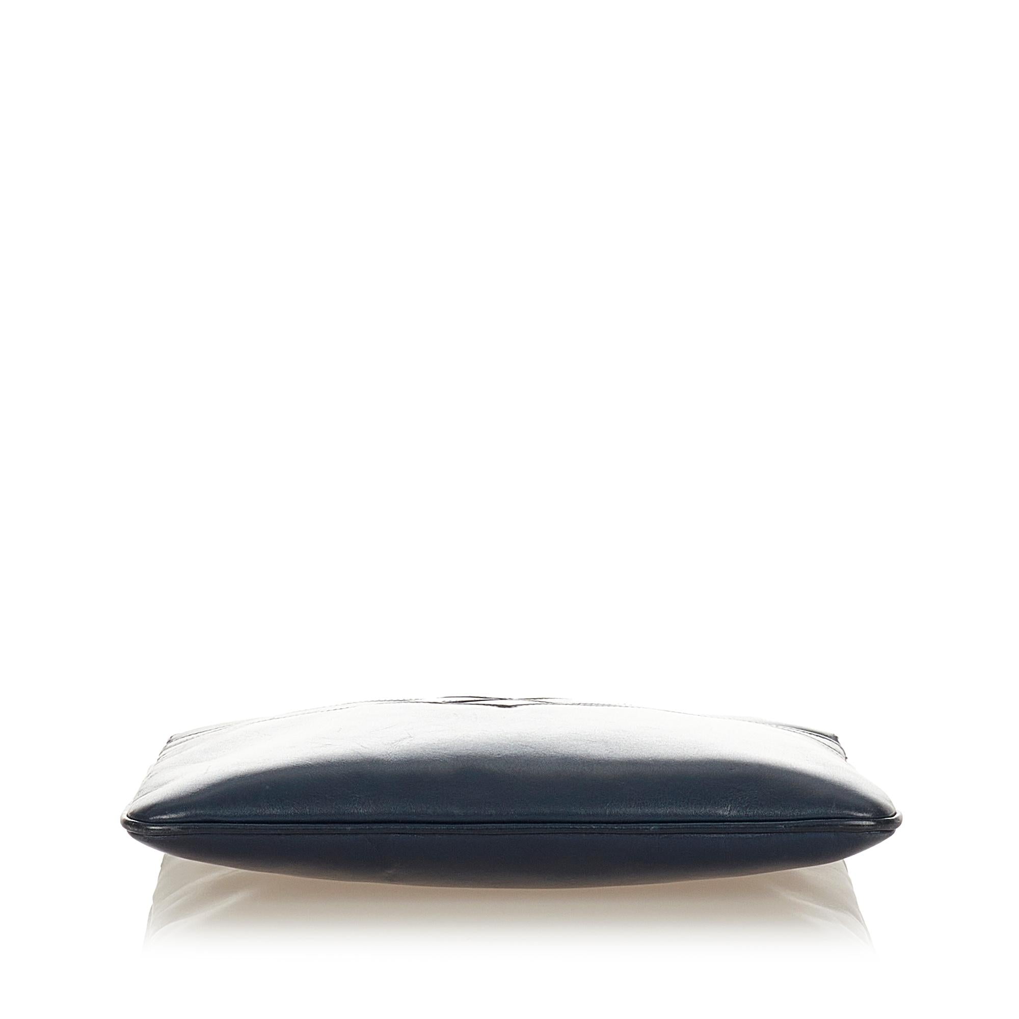 Salvatore Ferragamo Leather Crossbody Bag (SHG-25526)