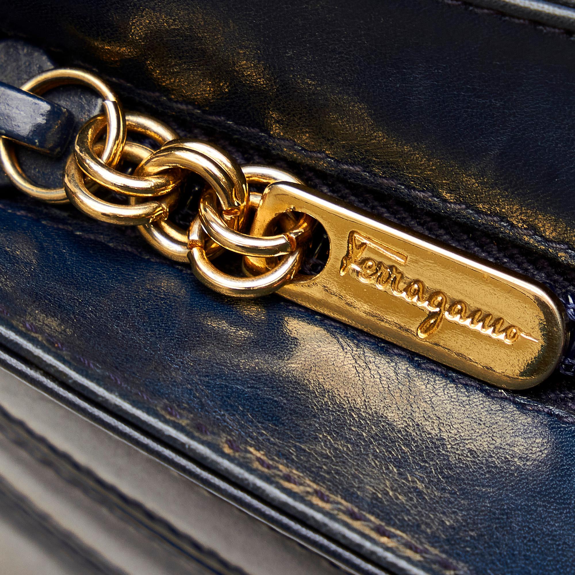 Salvatore Ferragamo Leather Crossbody Bag (SHG-25526)