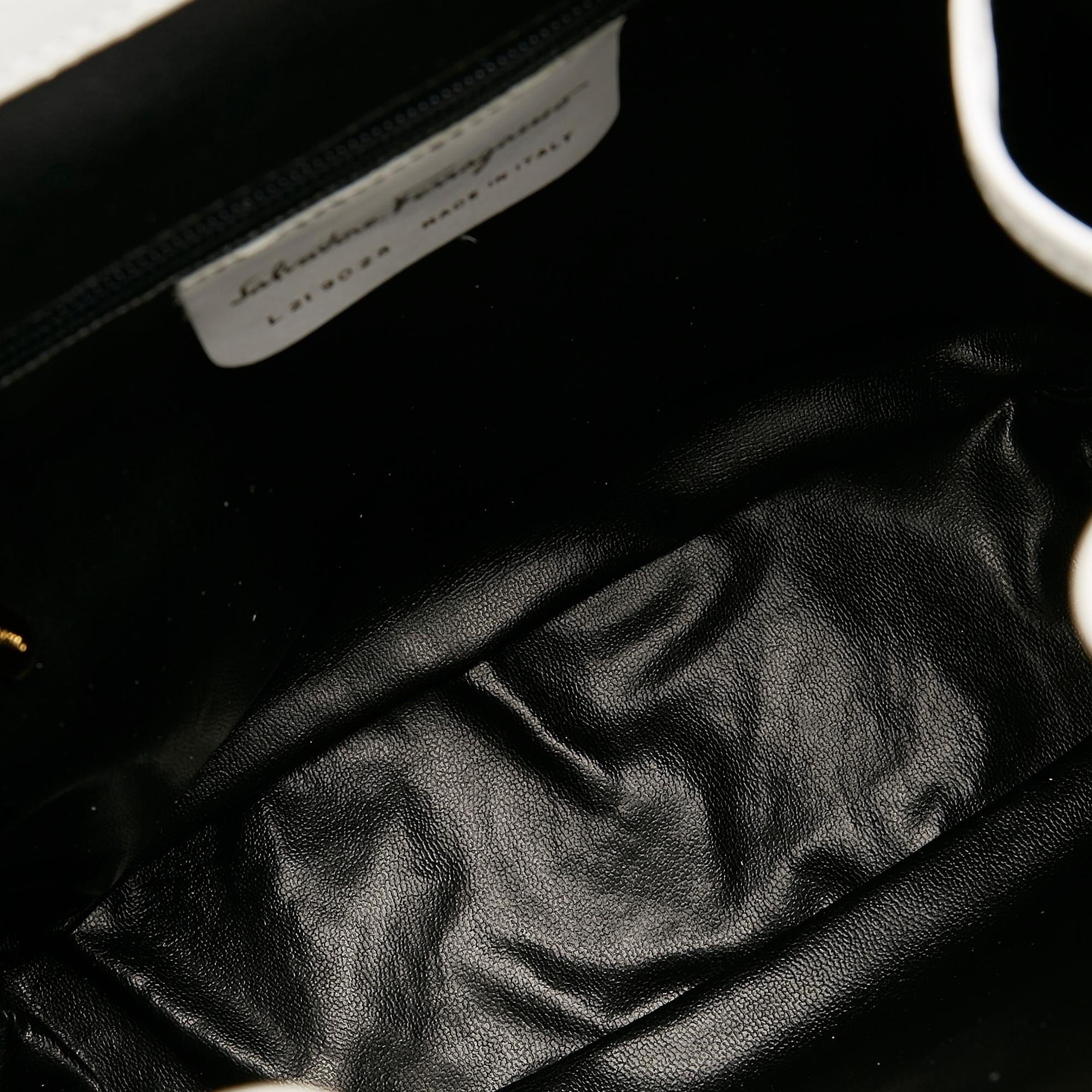 Salvatore Ferragamo Leather Crossbody (SHG-27569)